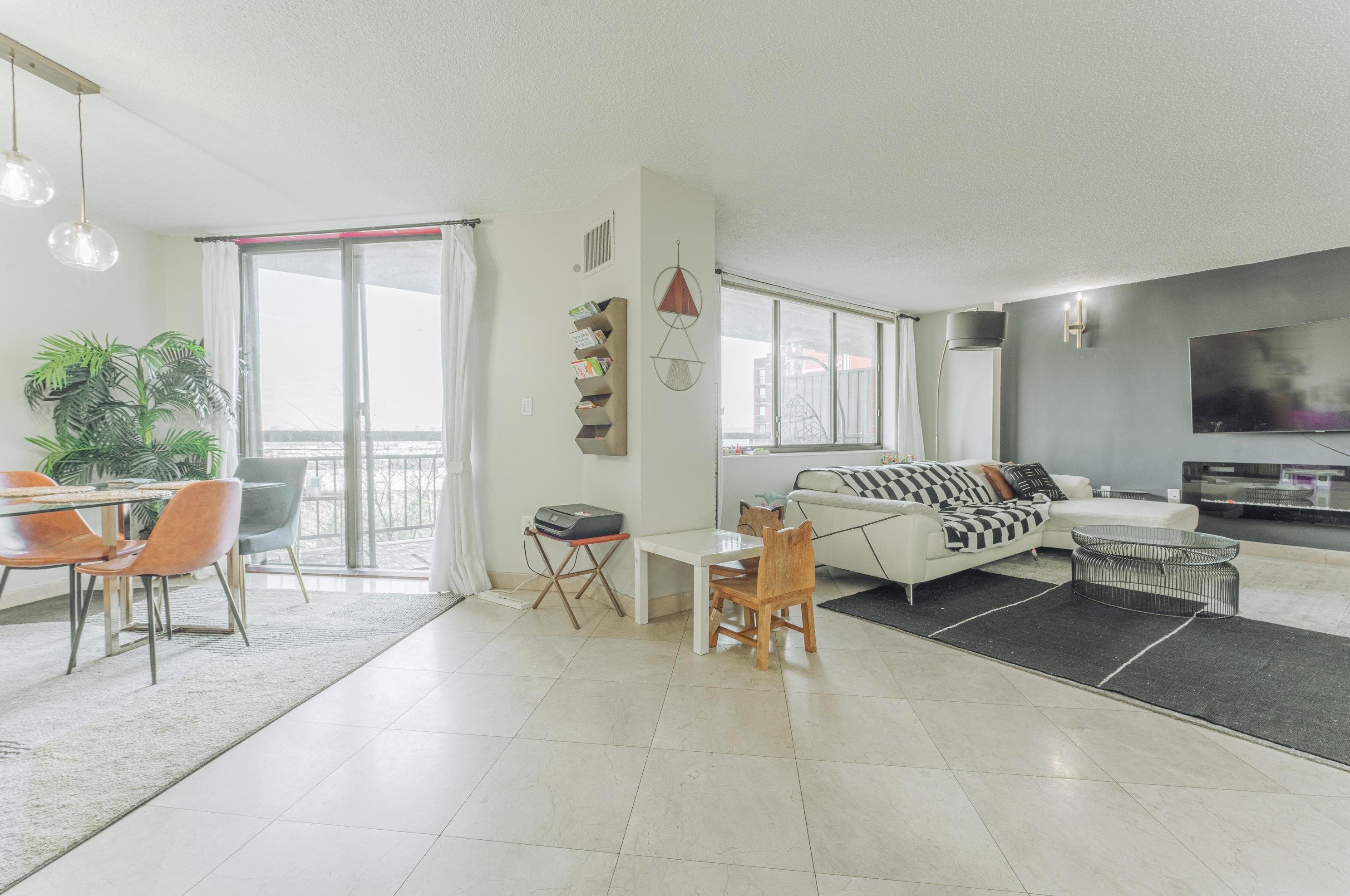 831 Harmon Cove Tower #831, Secaucus, NJ 07094