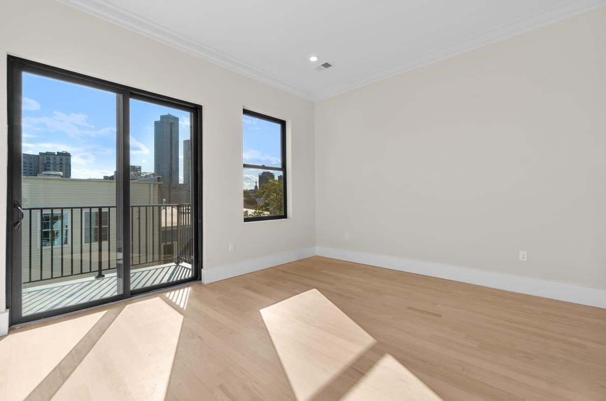 73 Beacon Ave, Jersey City, NJ 07306-1513