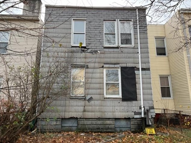 92 Warner Ave, Jersey City, NJ 07305