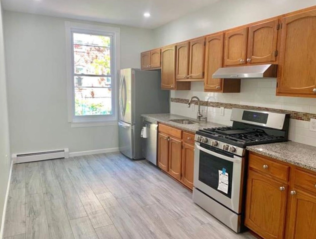 16 50th St #1, Union City, NJ 07086