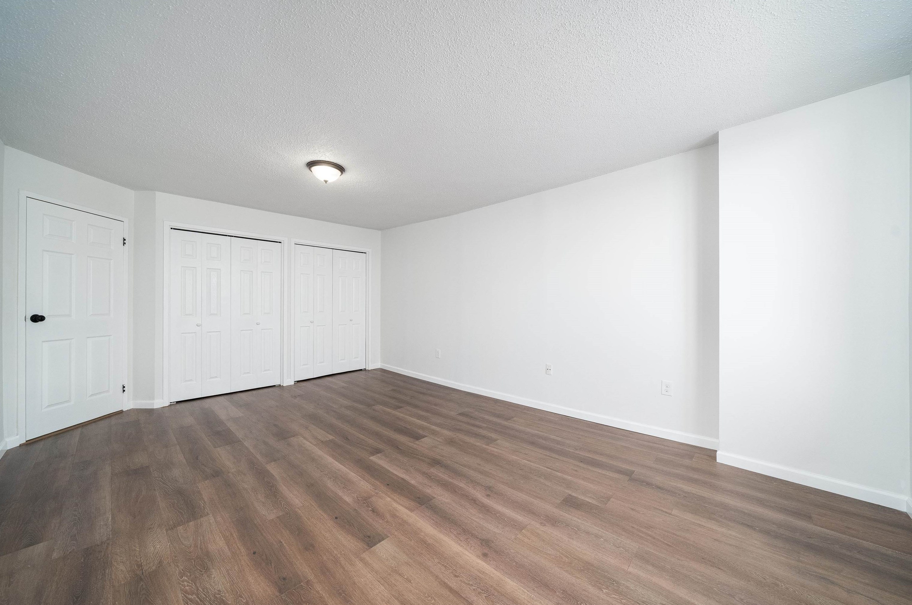 2101 Harmon Cove Tower, Secaucus NJ  07094-1723 exterior