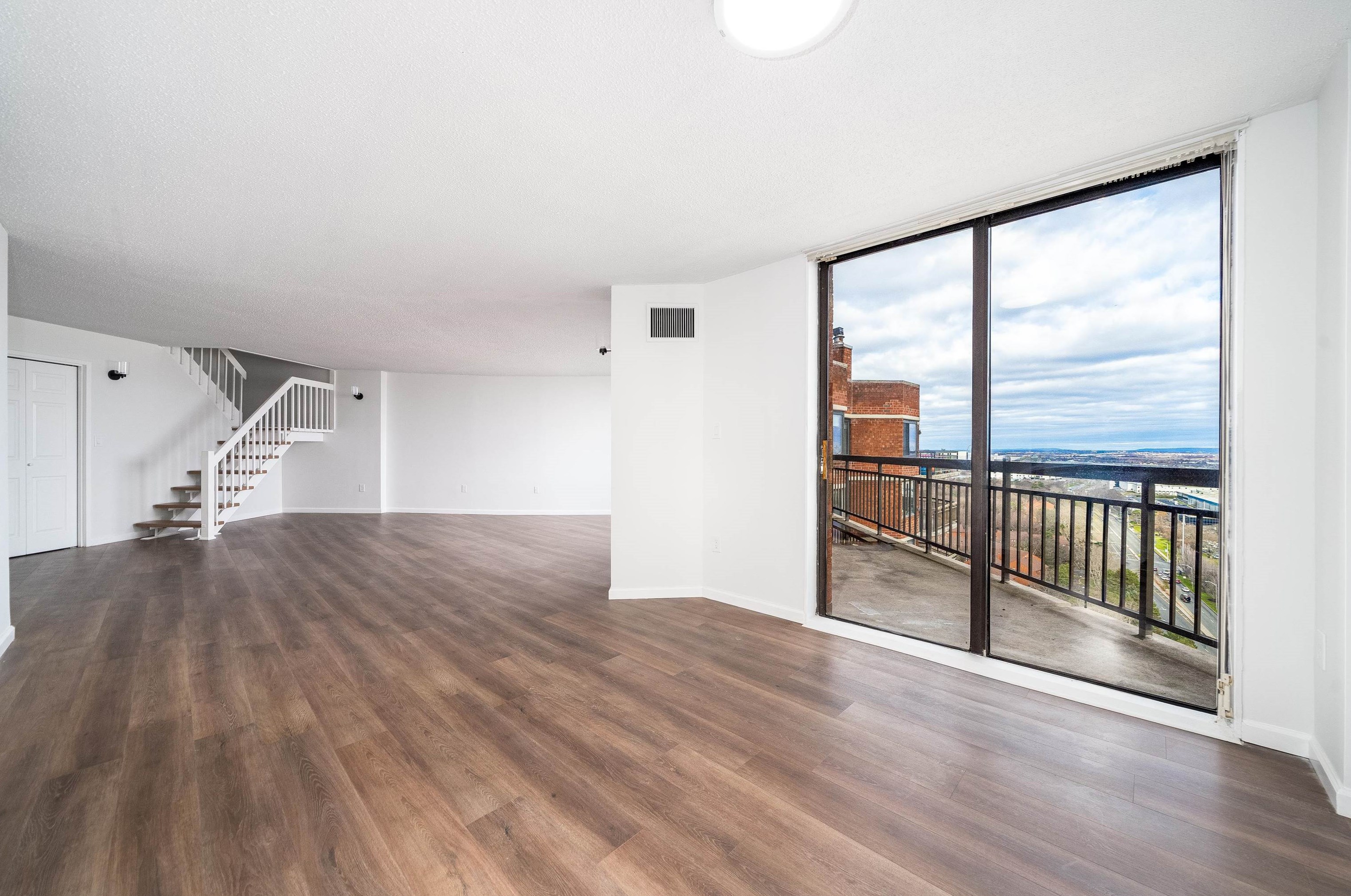 2101 Harmon Cove Tower, Secaucus NJ  07094-1723 exterior