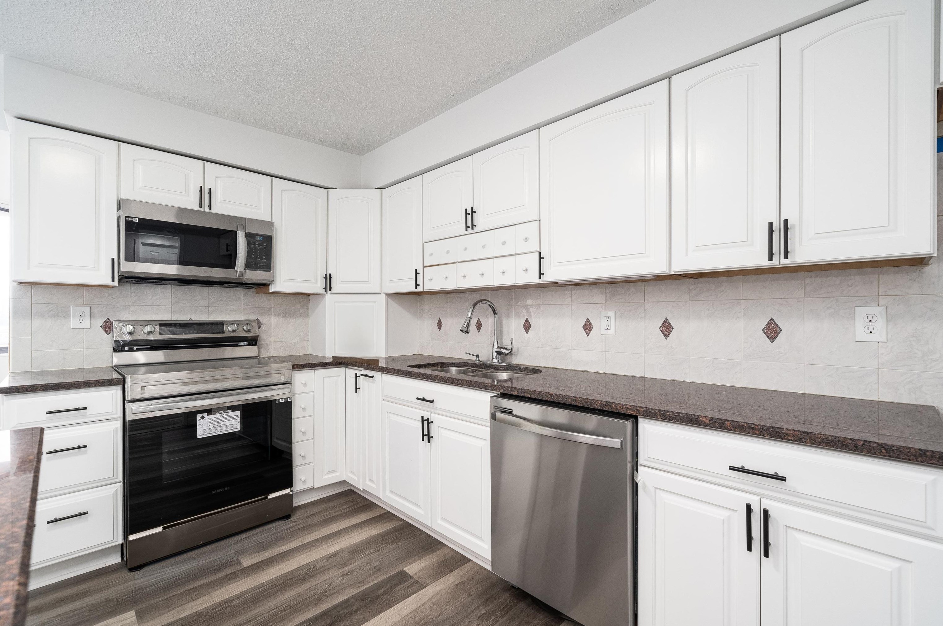 2101 Harmon Cove Tower, Secaucus NJ  07094-1723 exterior