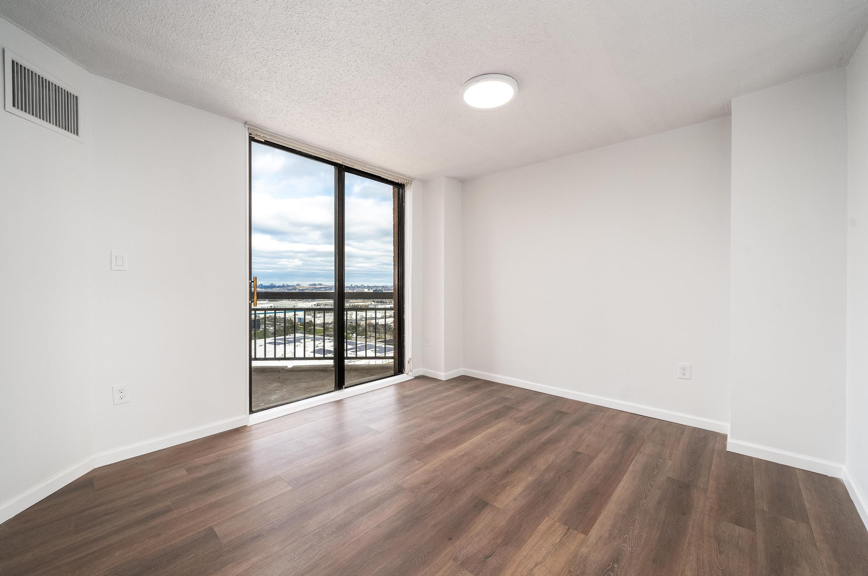 2101 Harmon Cove Tower, Secaucus NJ  07094-1723 exterior