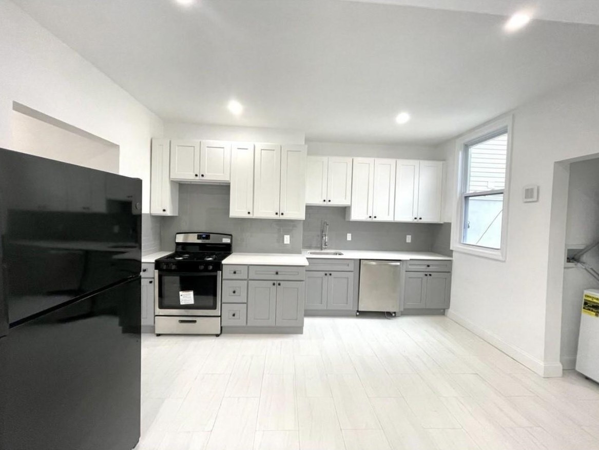 98 Bleecker St #2, Jersey City, NJ 07307