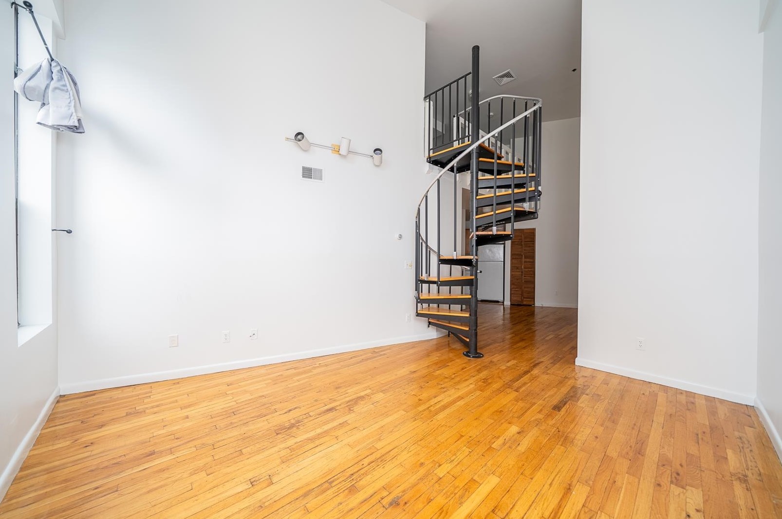 236 Newark Ave #8, Jersey City, NJ 07302