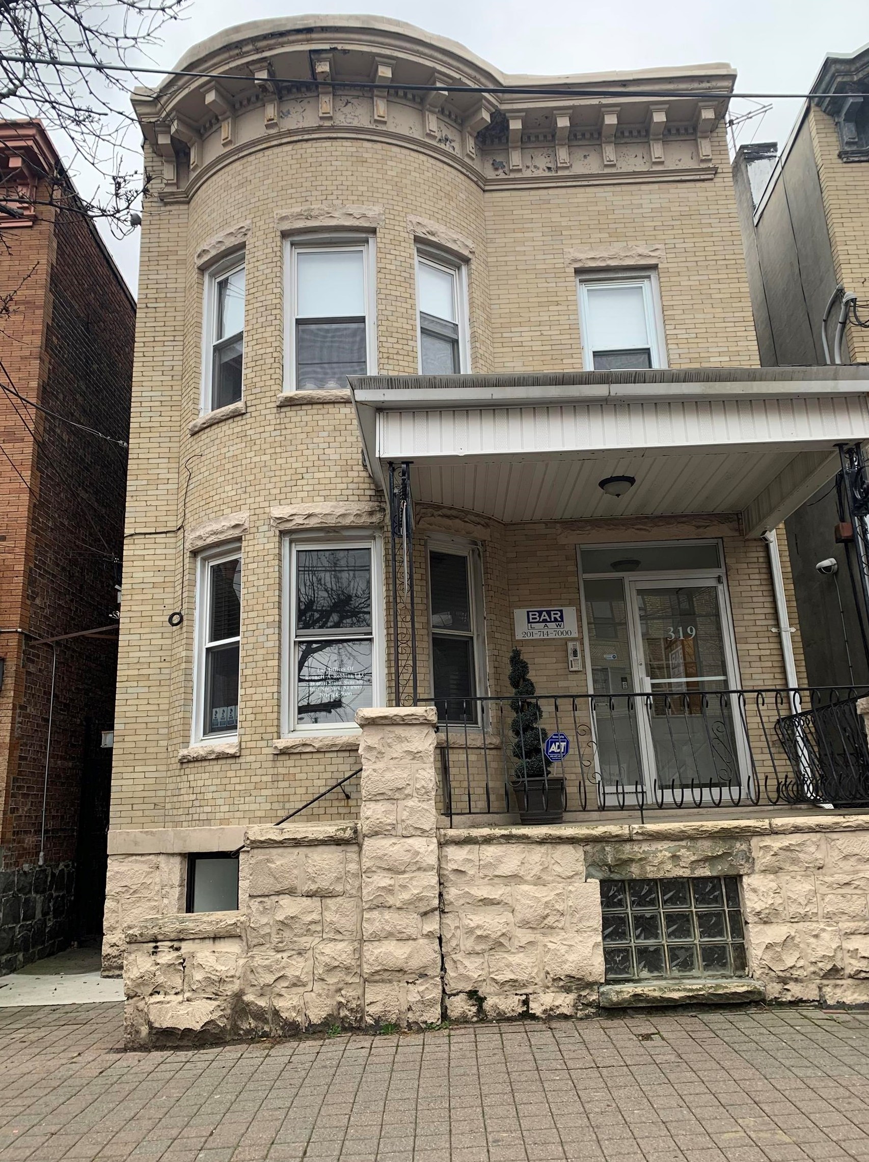 319 60th St #2, West New York, NJ 07093