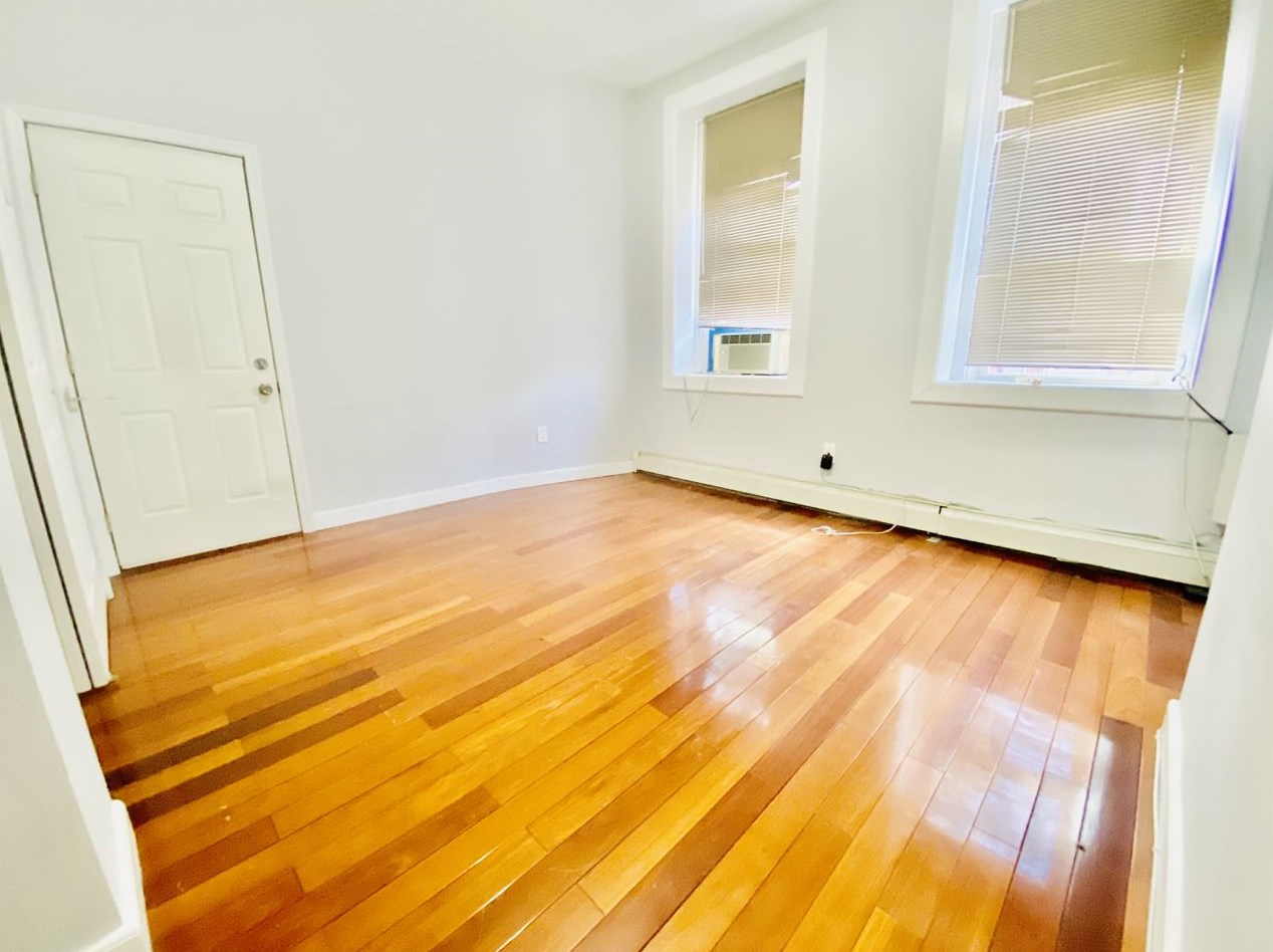 280 2nd St, Jersey City, NJ 07302-2850