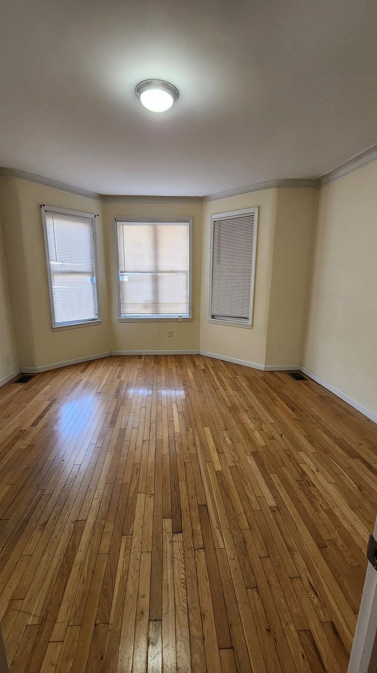 125 Grant Ave, Jersey City, NJ 07305