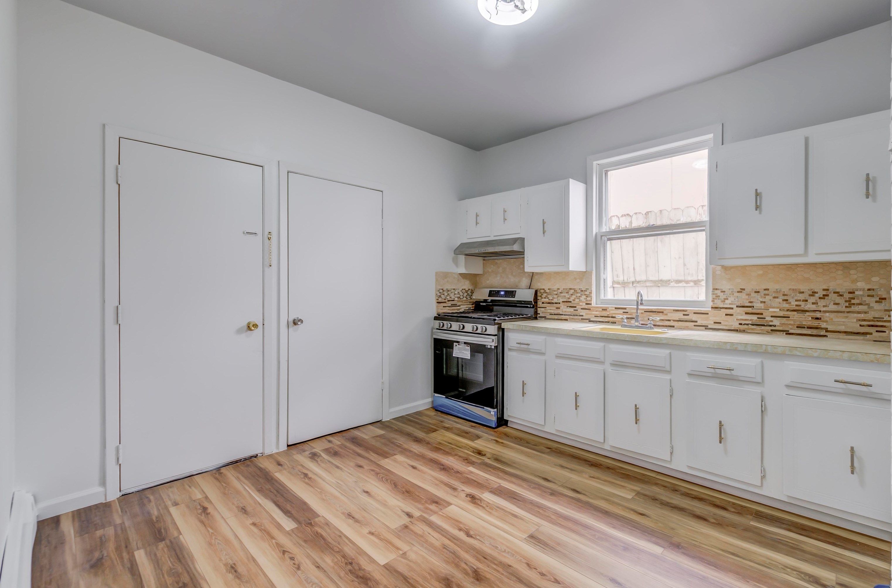 264 Danforth Ave, Jersey City, NJ 07305