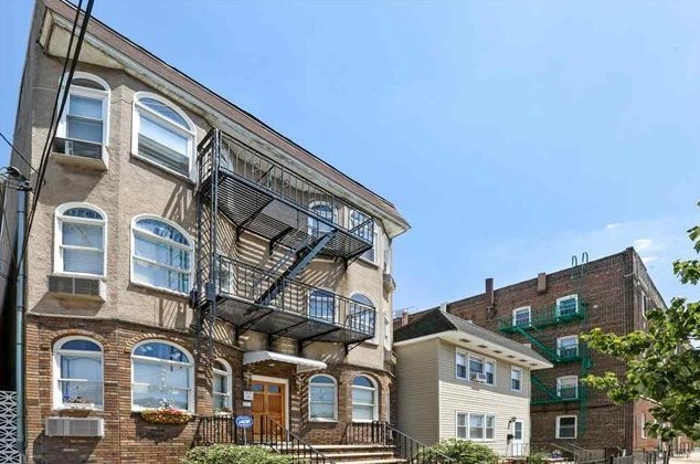 12 Poplar St, Jersey City, NJ 07307-2531