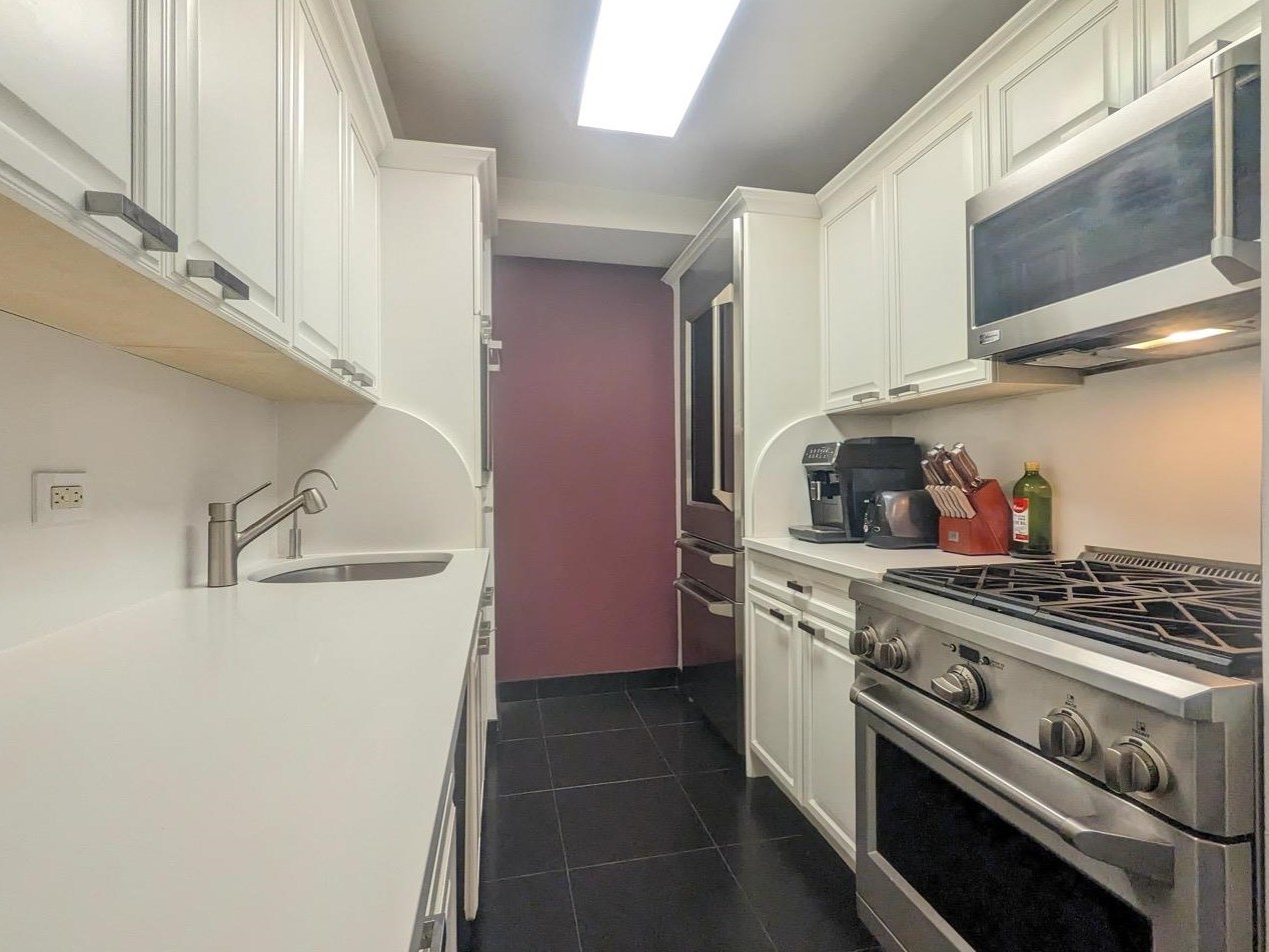 7002 Blvd East Apt 9r, West New York, NJ