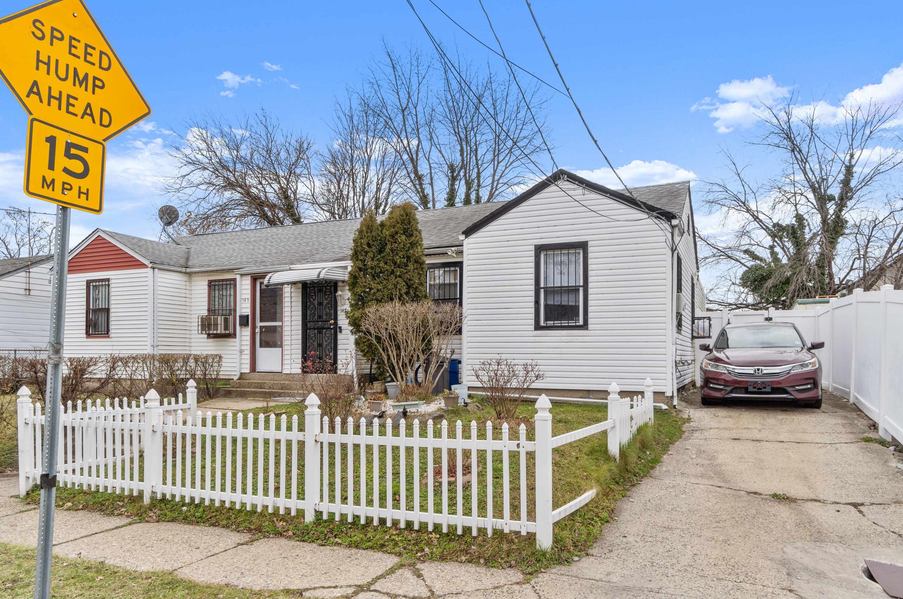 147 Custer Ave, Jersey City, NJ 07305