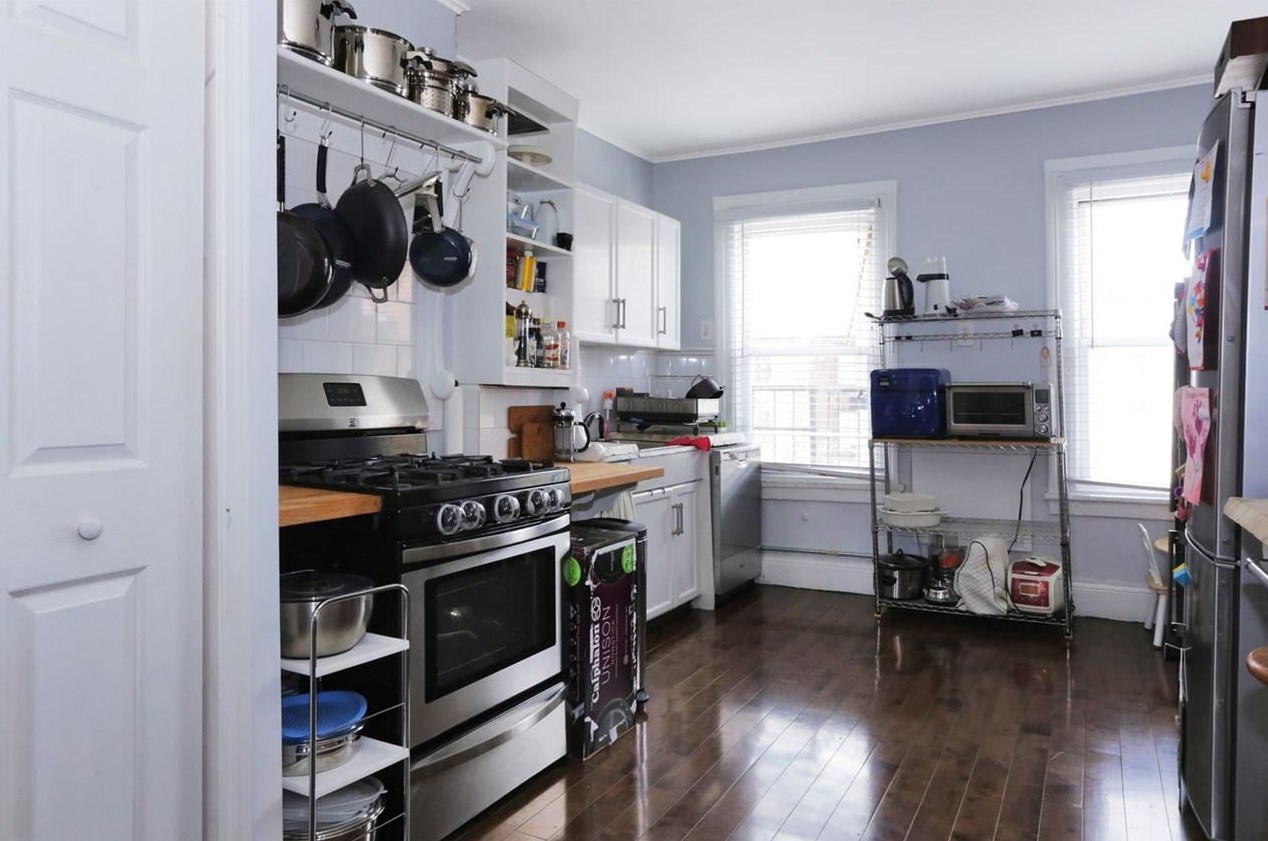 284 7th St #3, Jersey City, NJ 07302