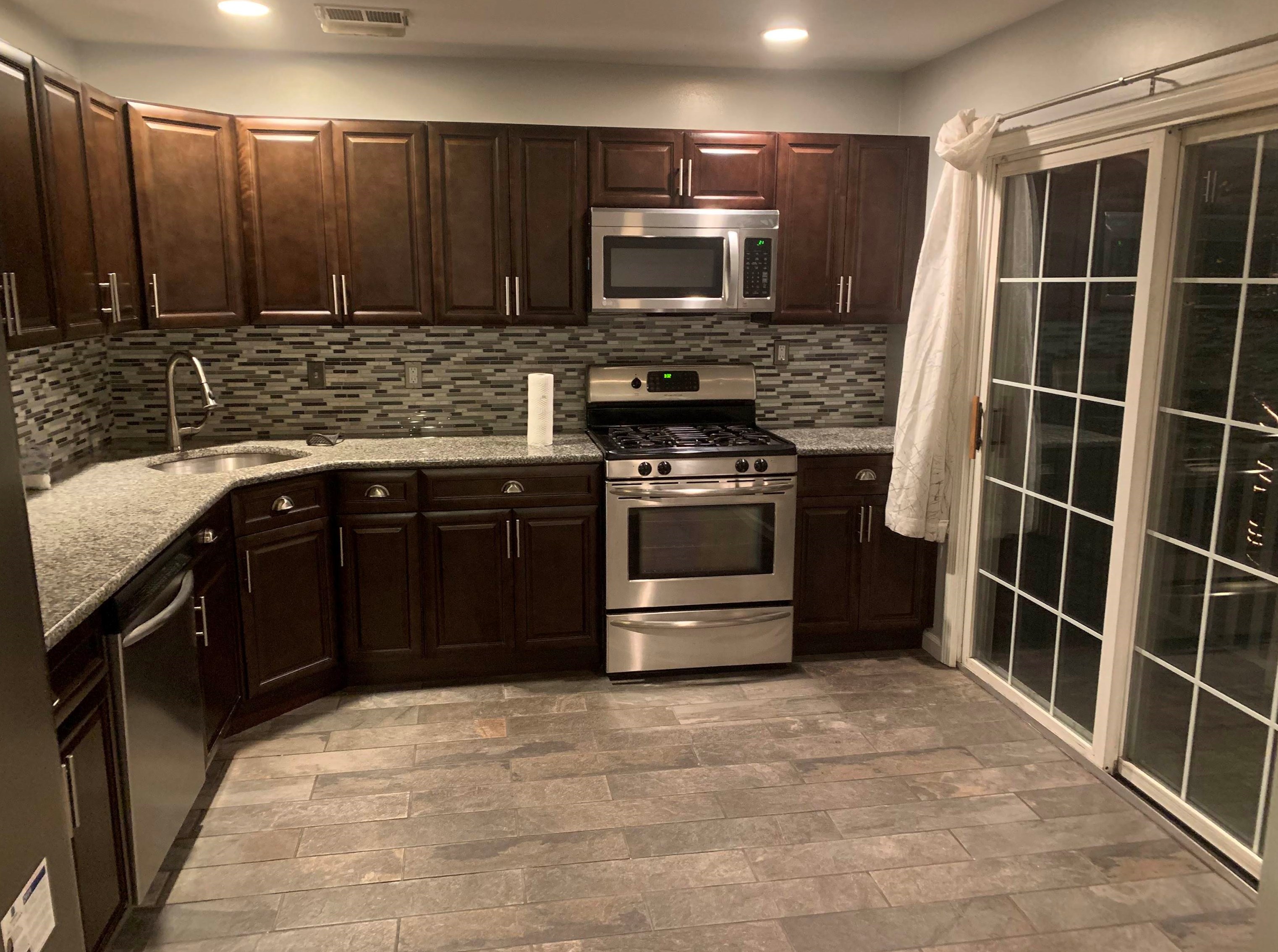 34 Buttonwood St, Jersey City, NJ 07305-4870