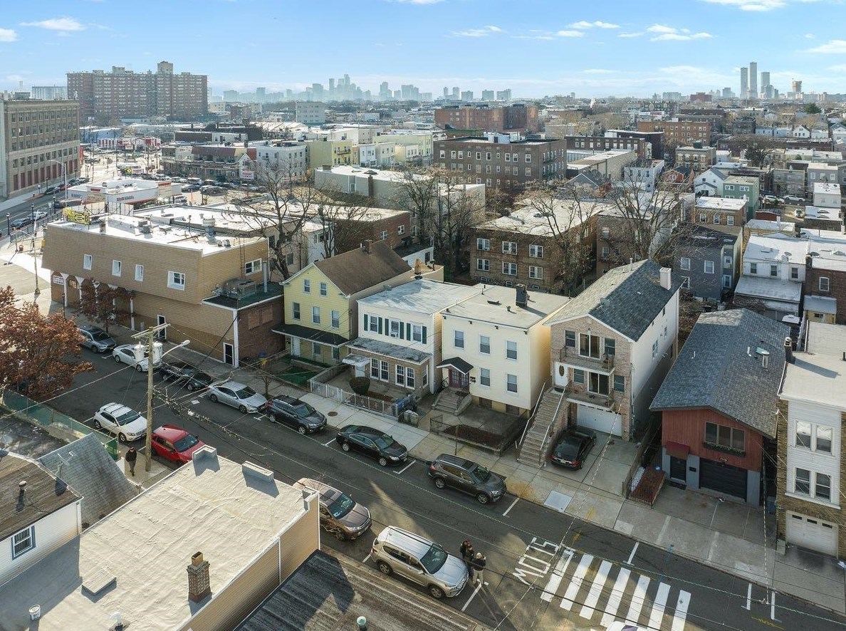 1117 8th St, North Bergen, NJ 07047