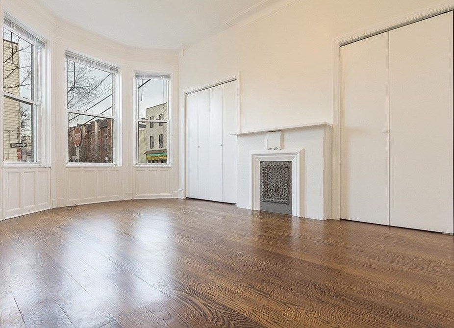 17 Pierce Ave, Jersey City, NJ 07307-3457