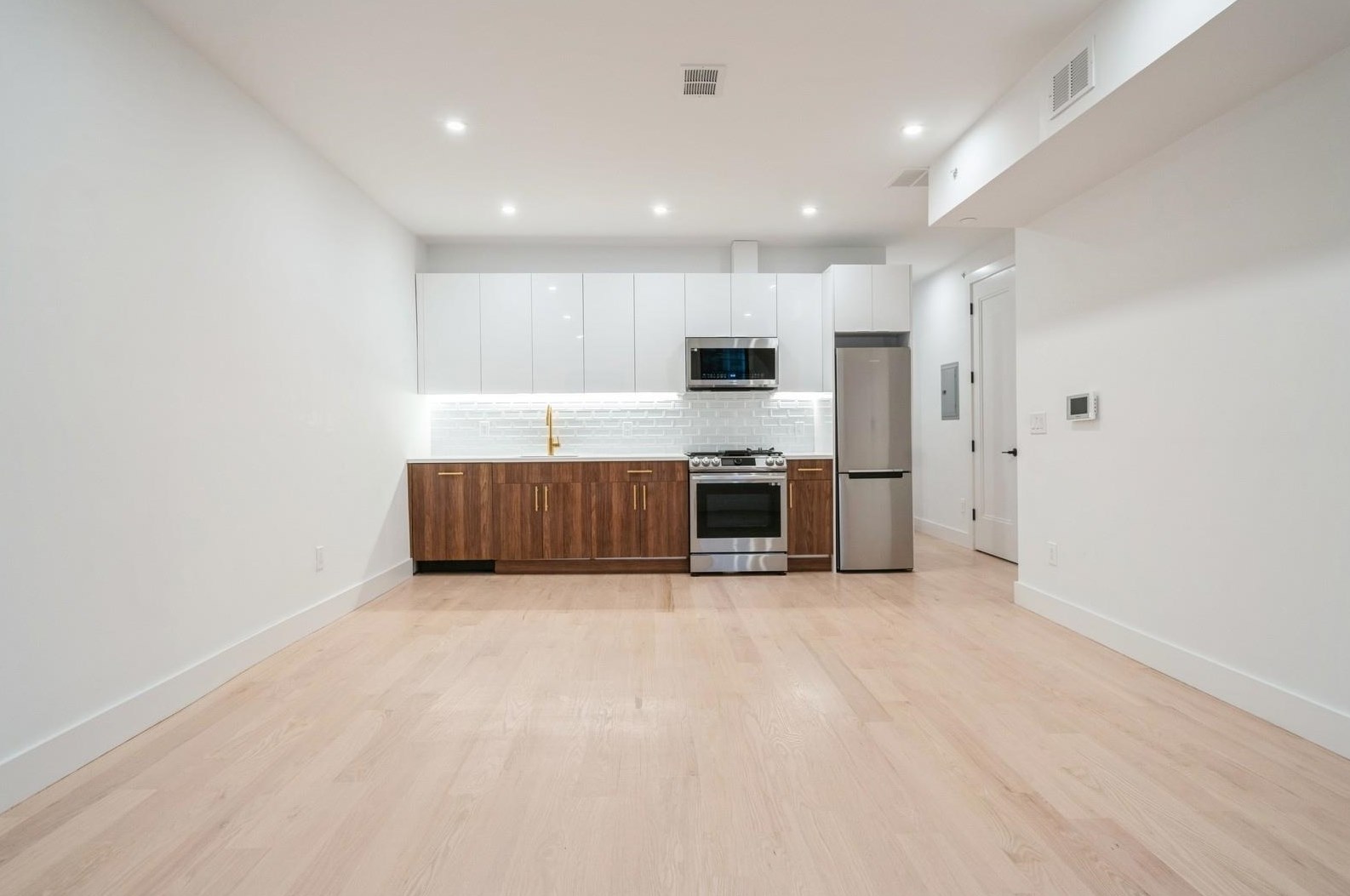 22 Bright St #4, Jersey City, NJ 07302