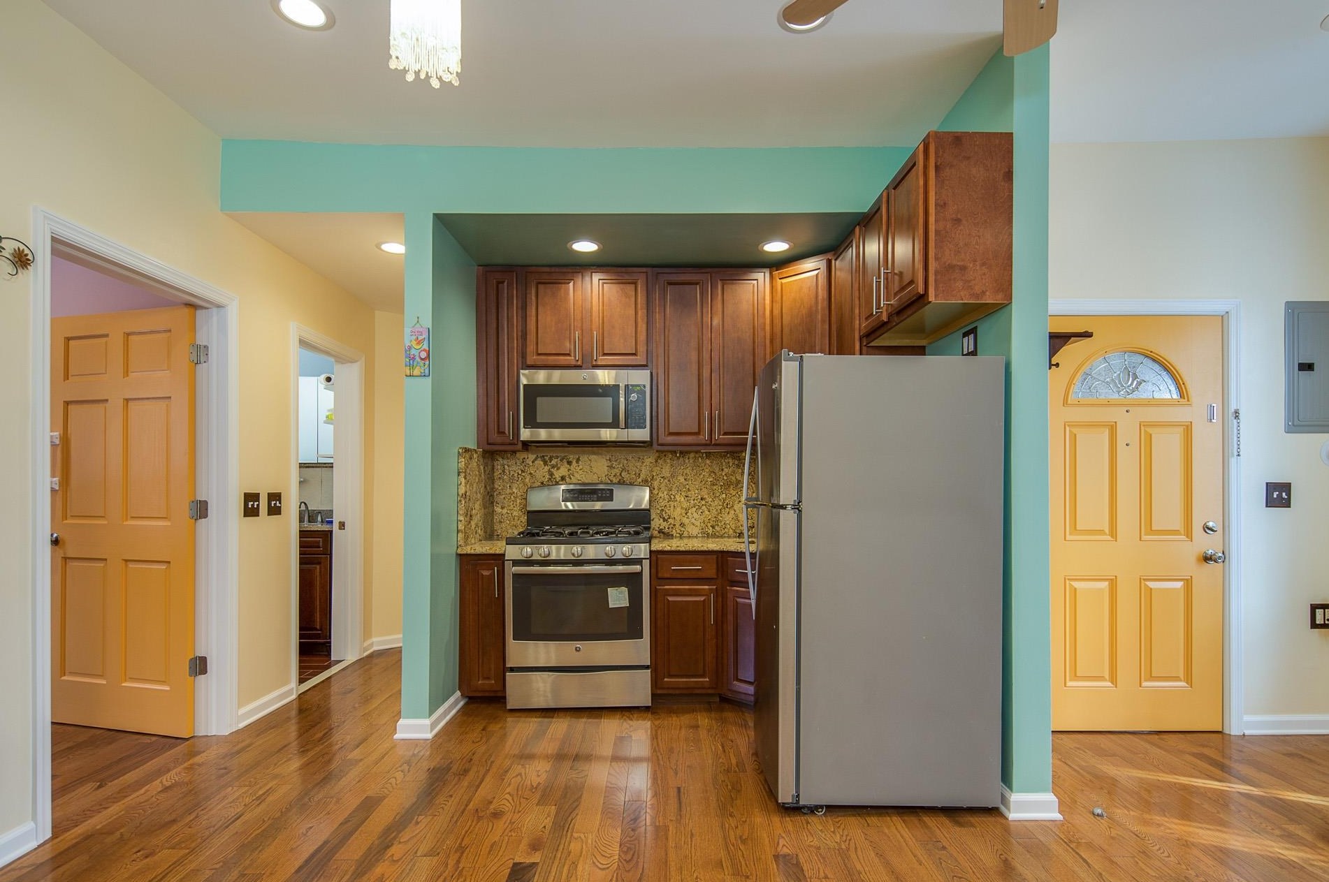 461 Mallory Ave #1, Jersey City, NJ 07306