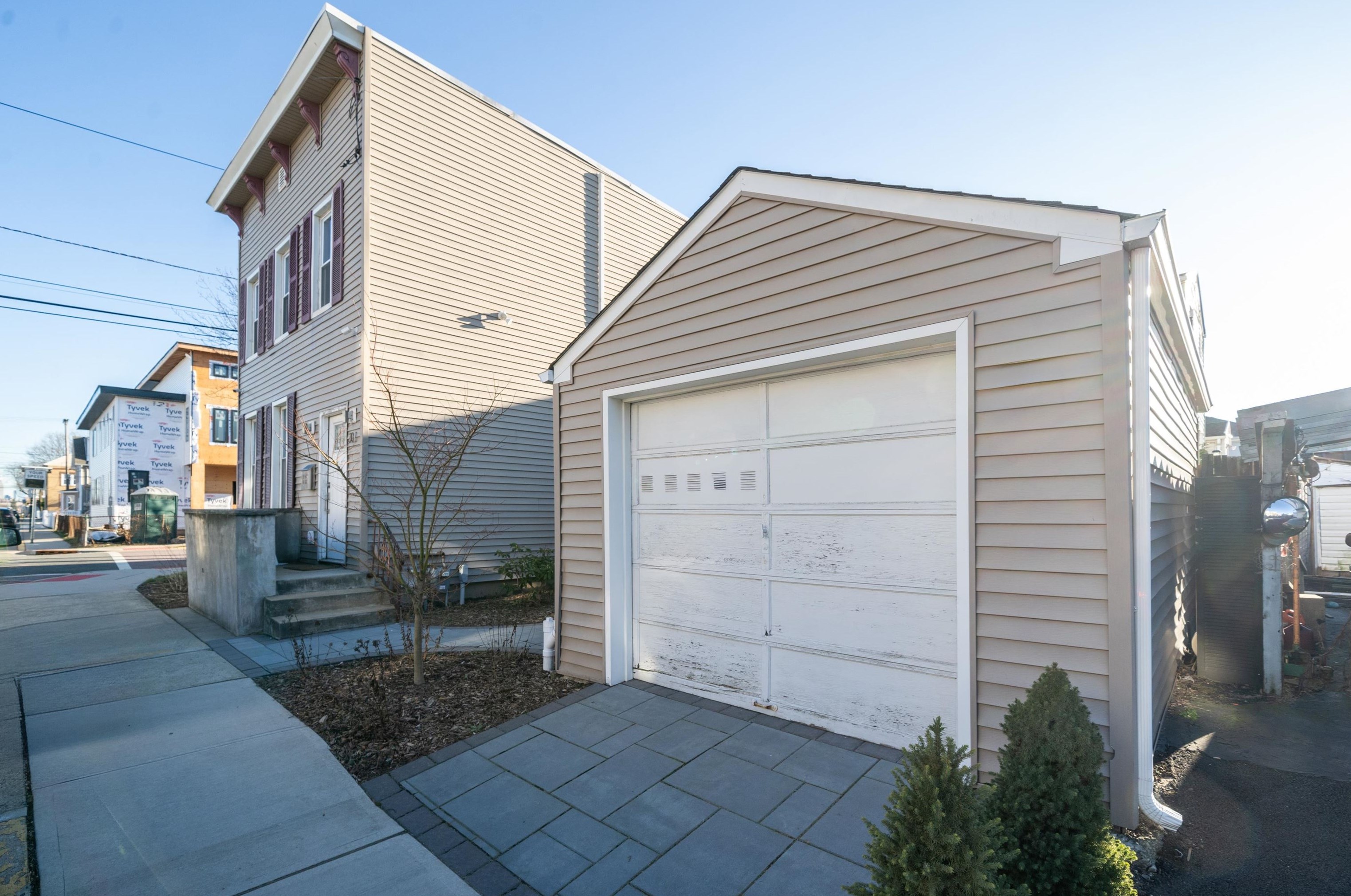 301 Front St, Secaucus, NJ 07094