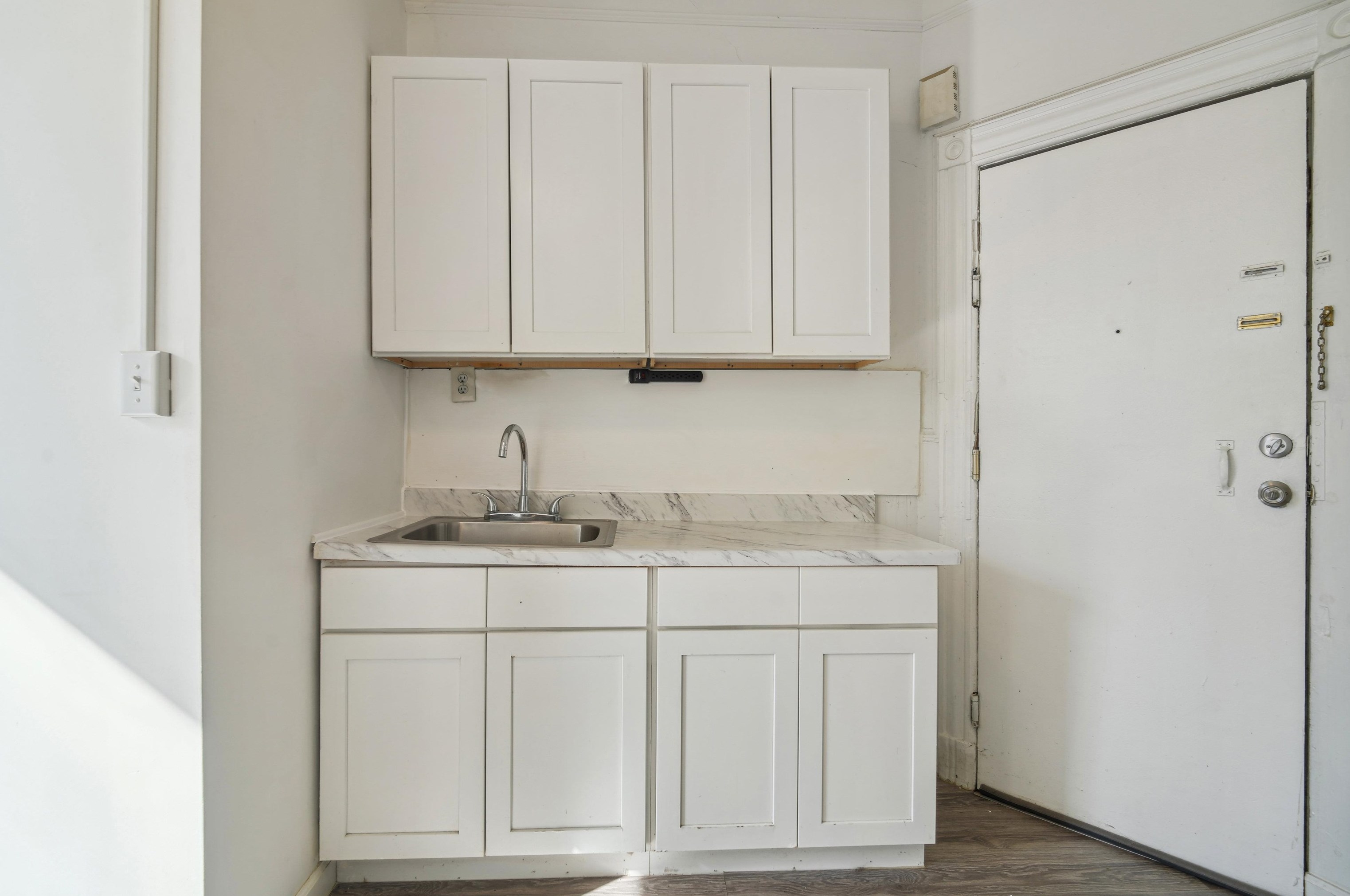 38 Hancock Ave #3r, Jersey City, NJ 07307