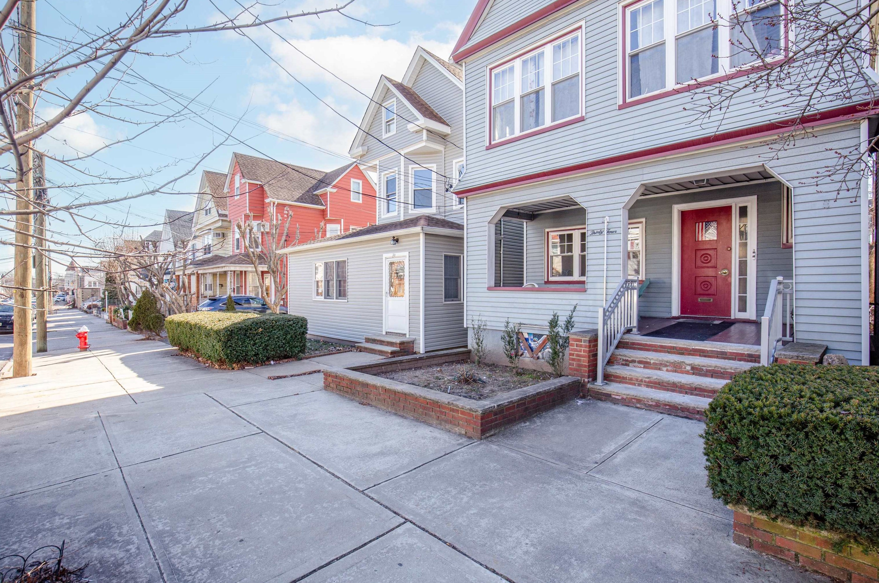 34 W 42nd St, Bayonne, NJ 07002