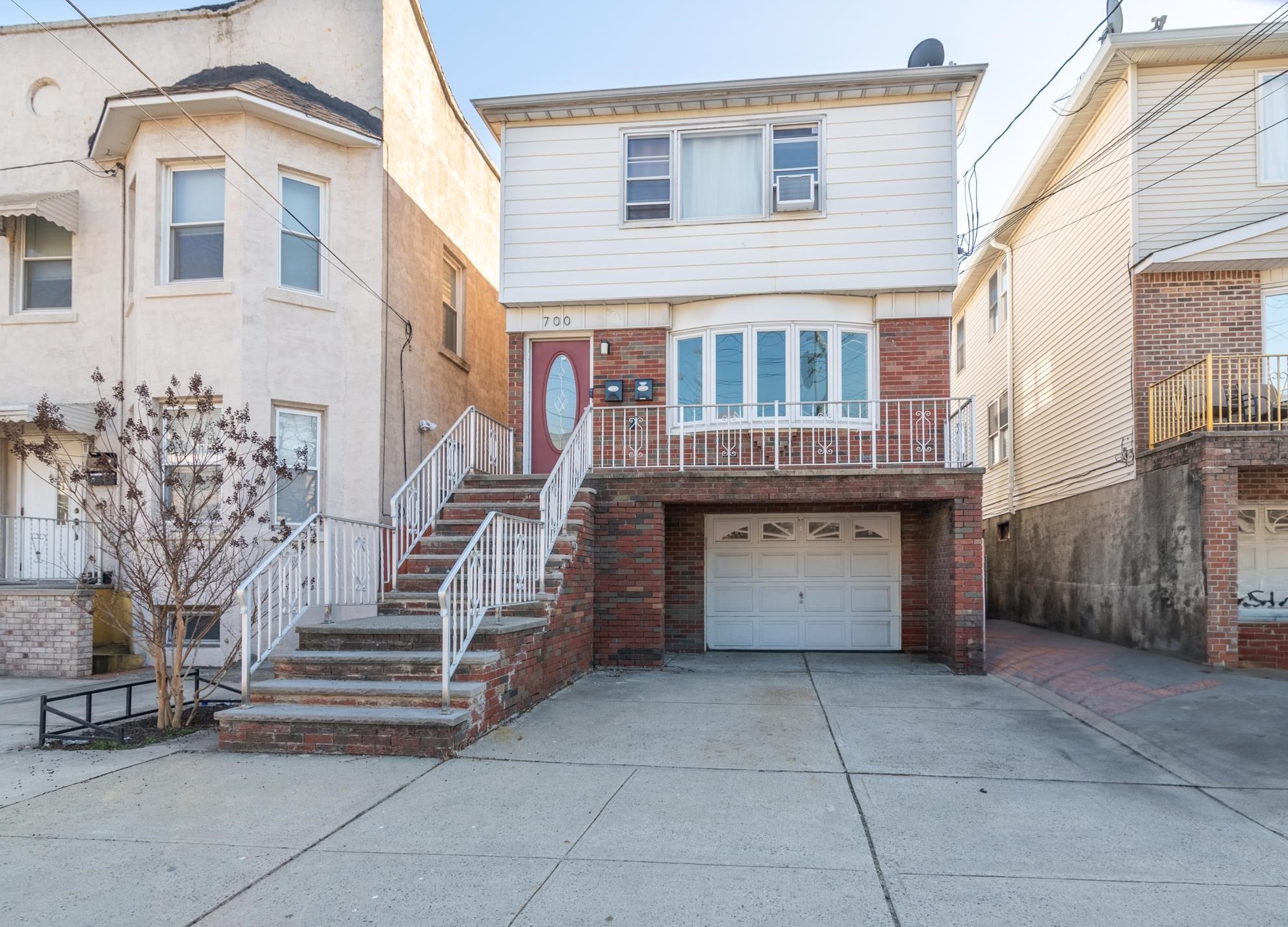 700 Ave E, Bayonne, NJ 07002