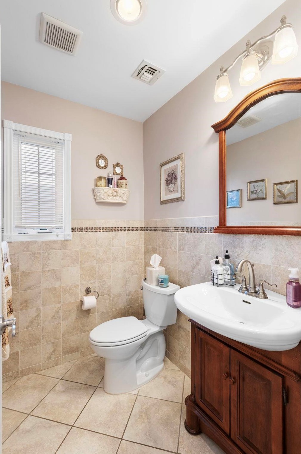 753 9th St, Secaucus NJ  07094-3321 exterior