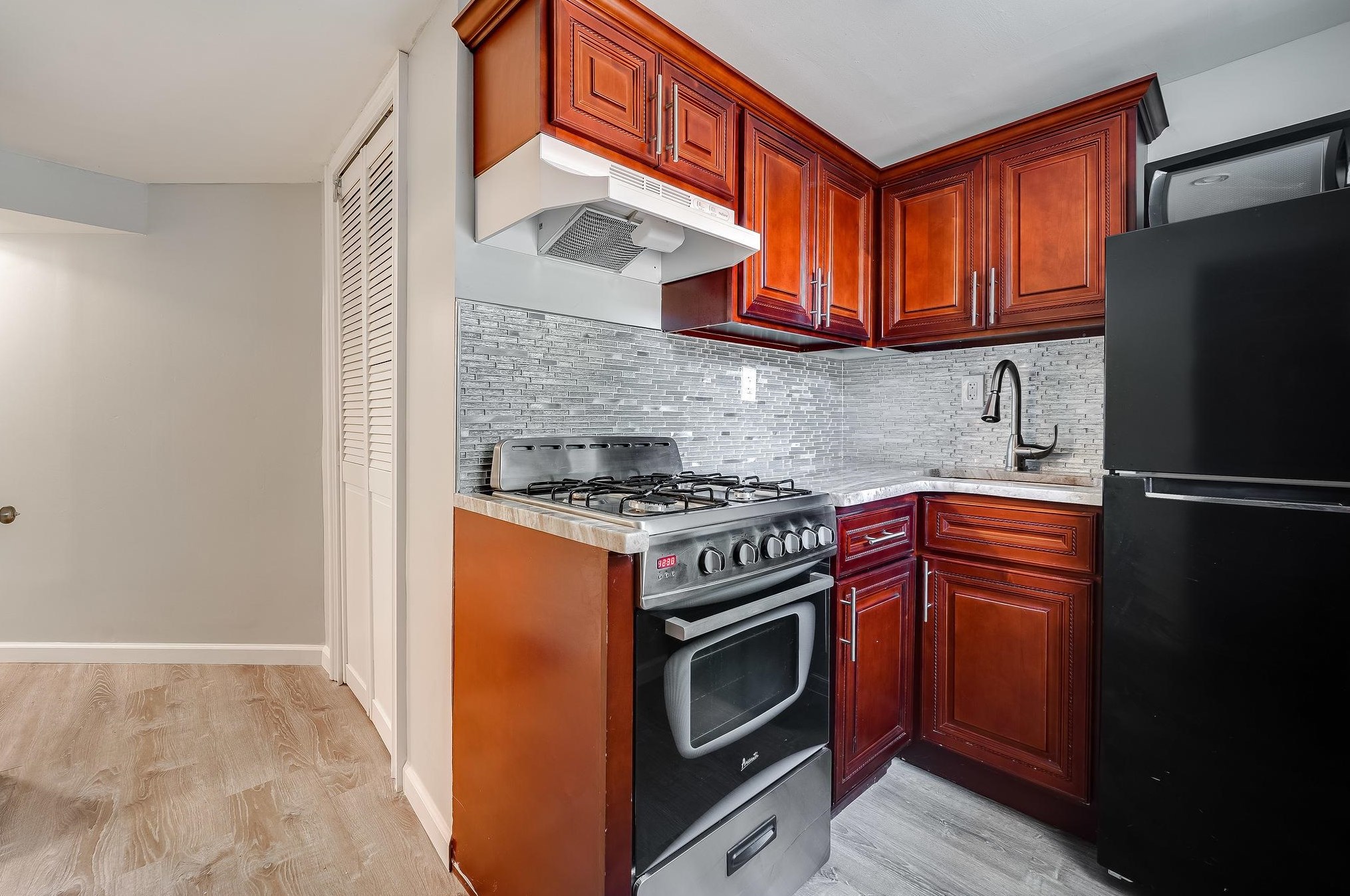 214 Olean Ave #1, Jersey City, NJ 07306