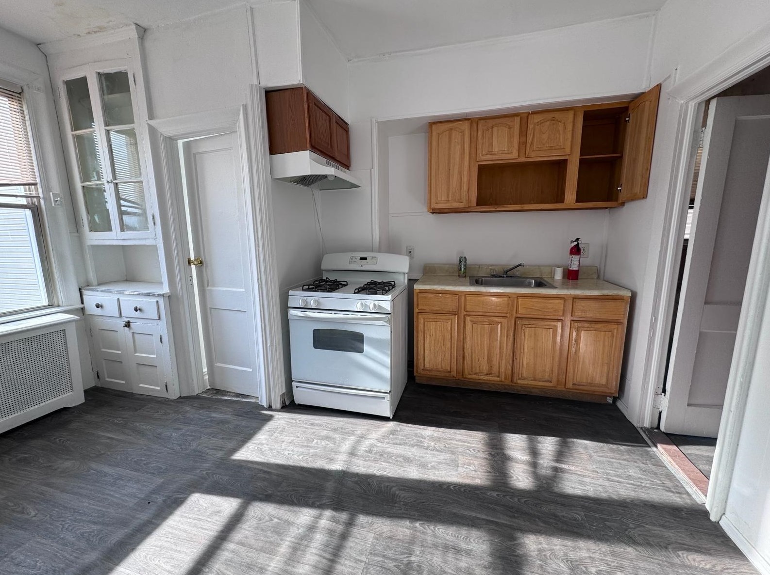 79 Pamrapo Ave, Jersey City, NJ 07305-2418