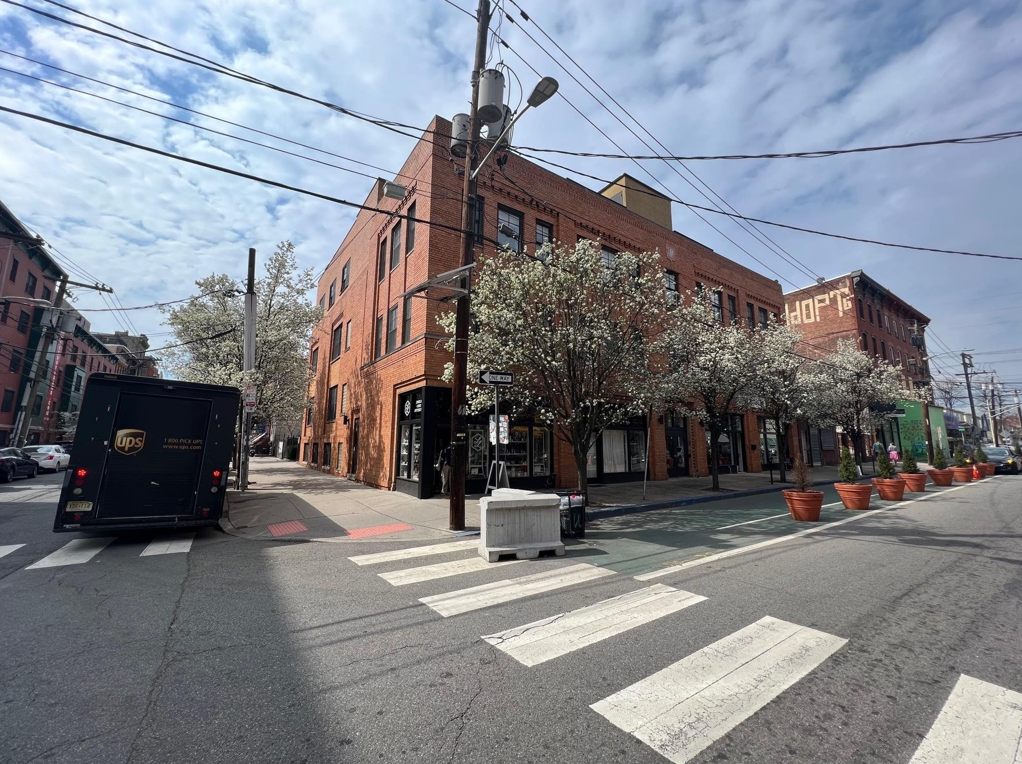 353 Grove St #3b, Jersey City, NJ 07302