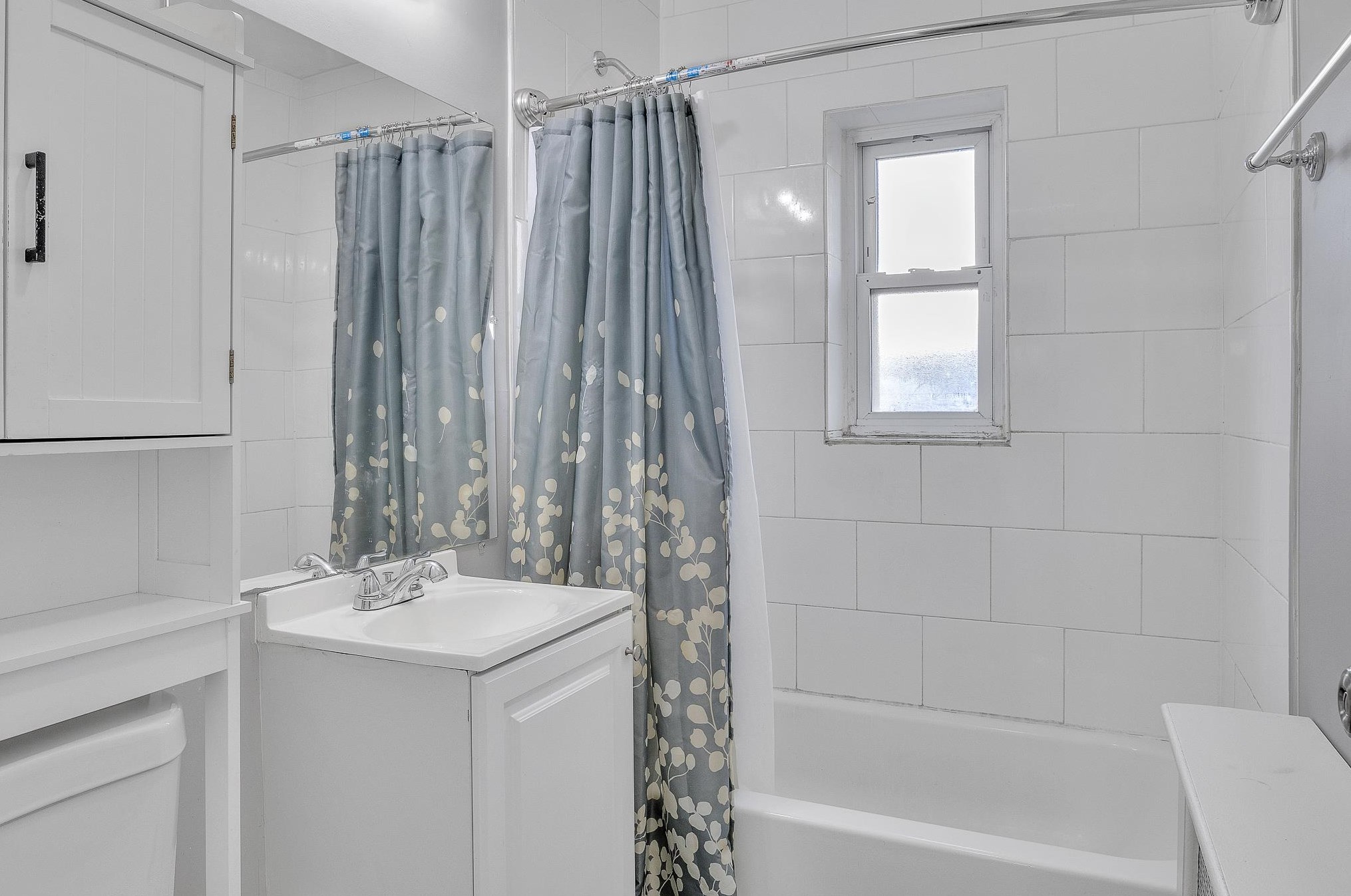 40 Glenwood Ave, Jersey City NJ  07306-4627 exterior