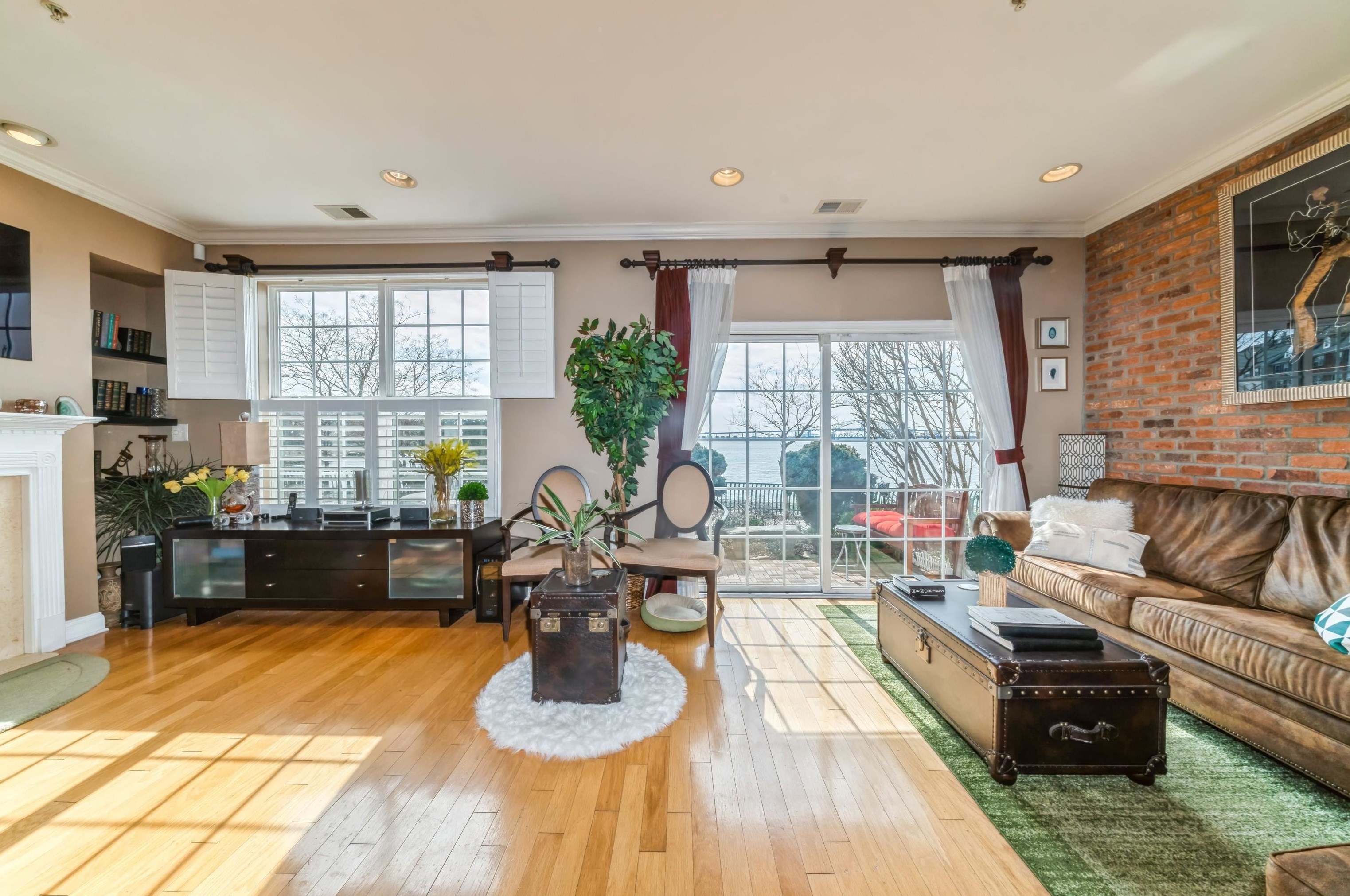 38 Tottenham Ct, Jersey City, NJ 07305-5502