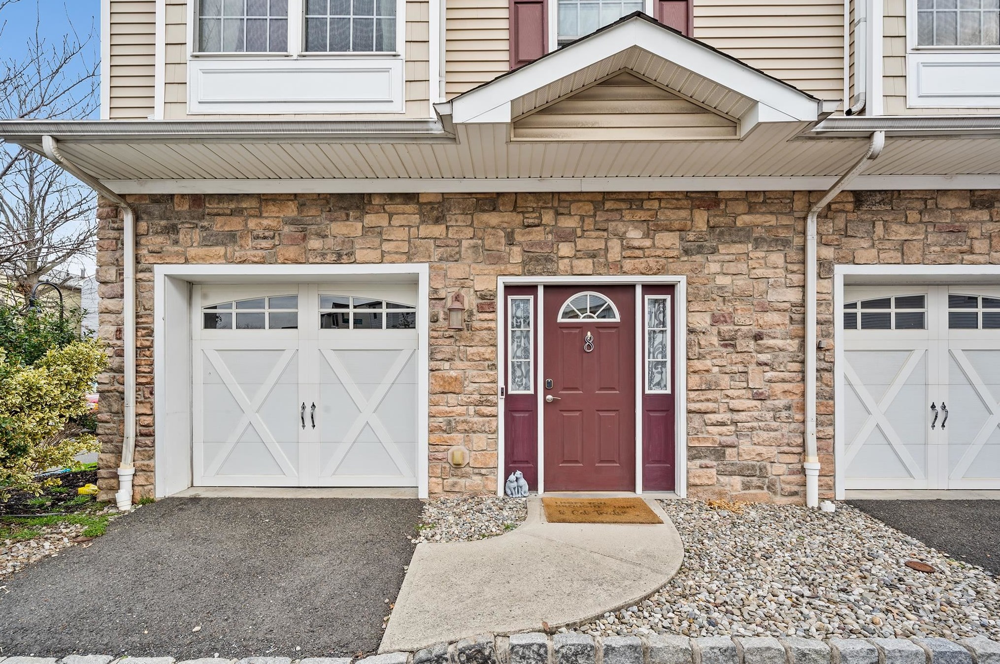 8 Columbus Cir, Bayonne, NJ 07002