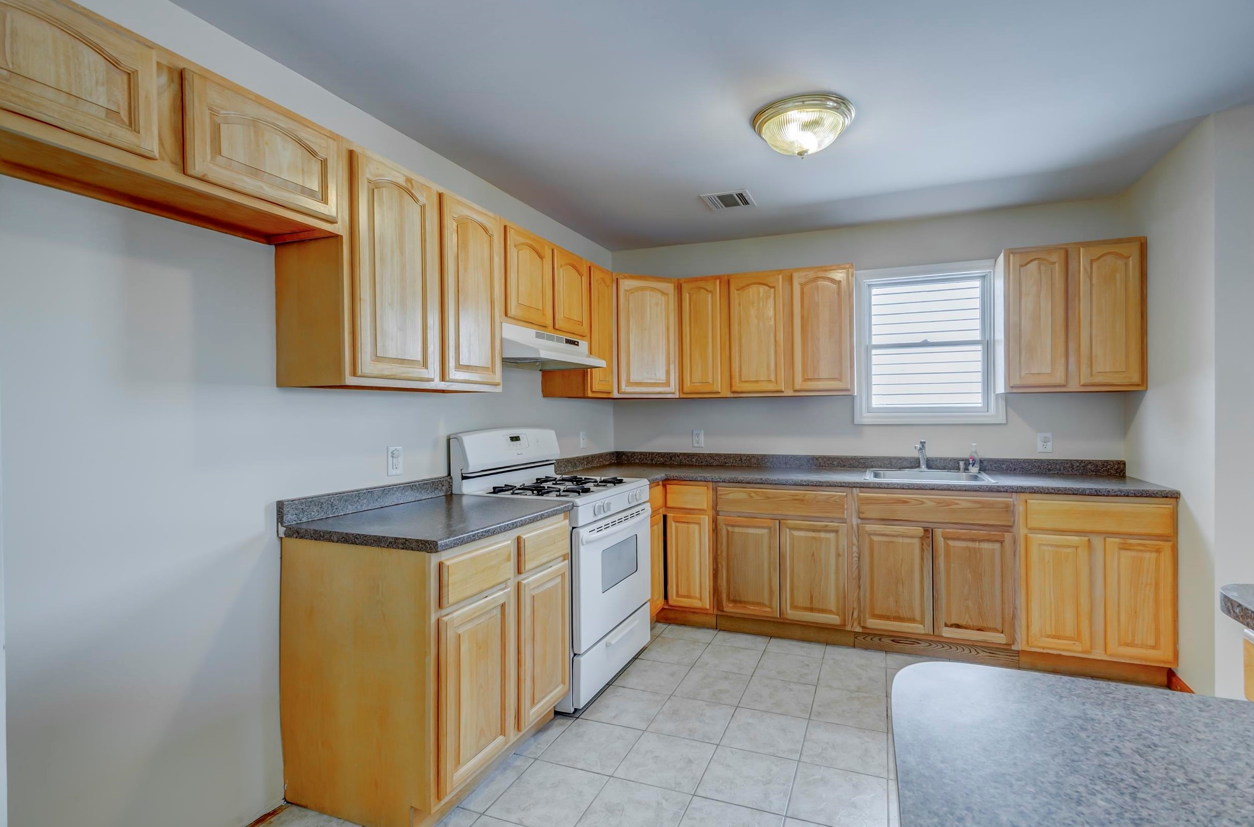 19 Fulton Ave, Jersey City, NJ 07305-4111