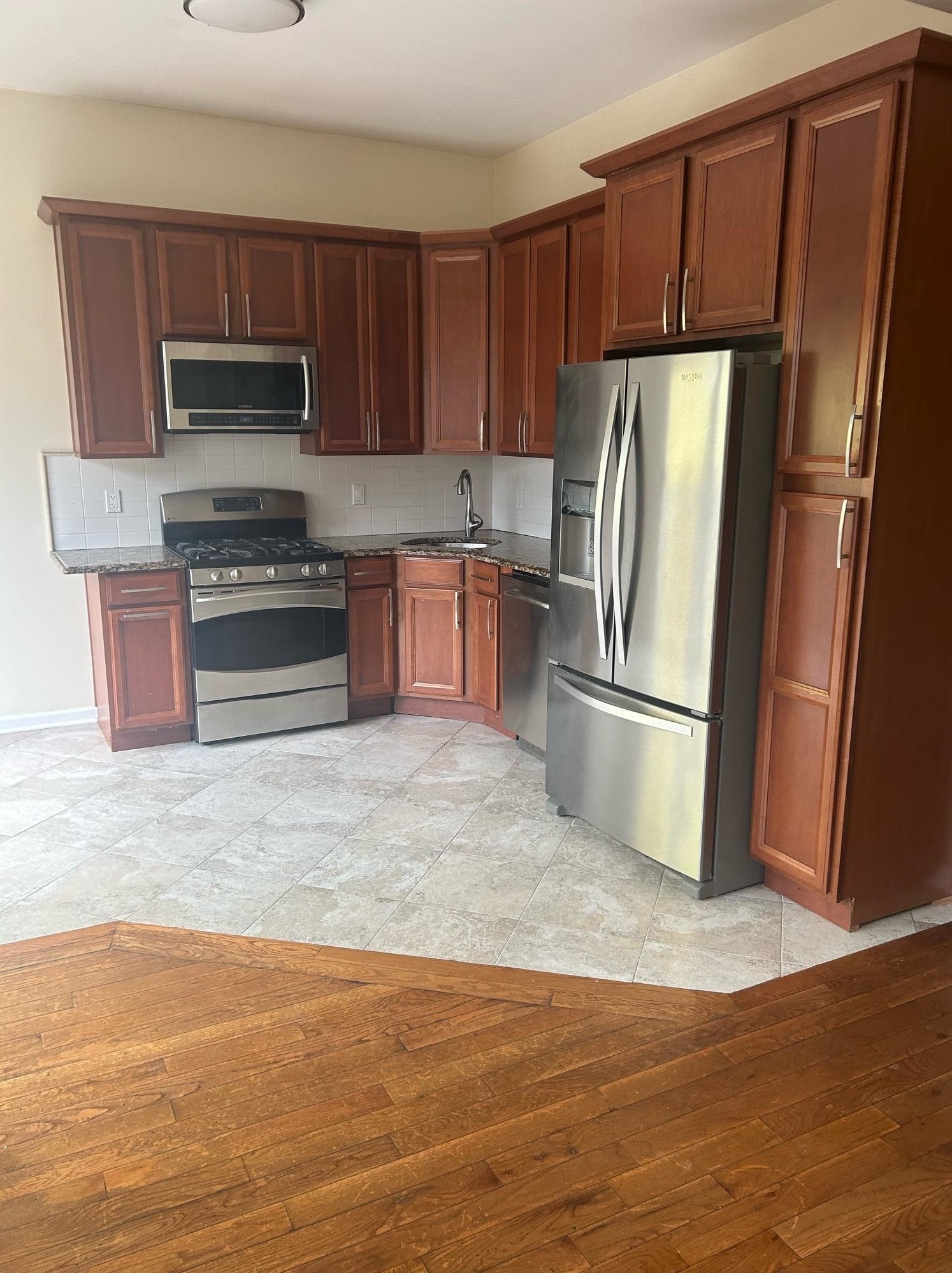 30 Cambridge Ave #2, Jersey City, NJ 07307