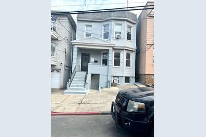 20 Stagg St - Photo 1