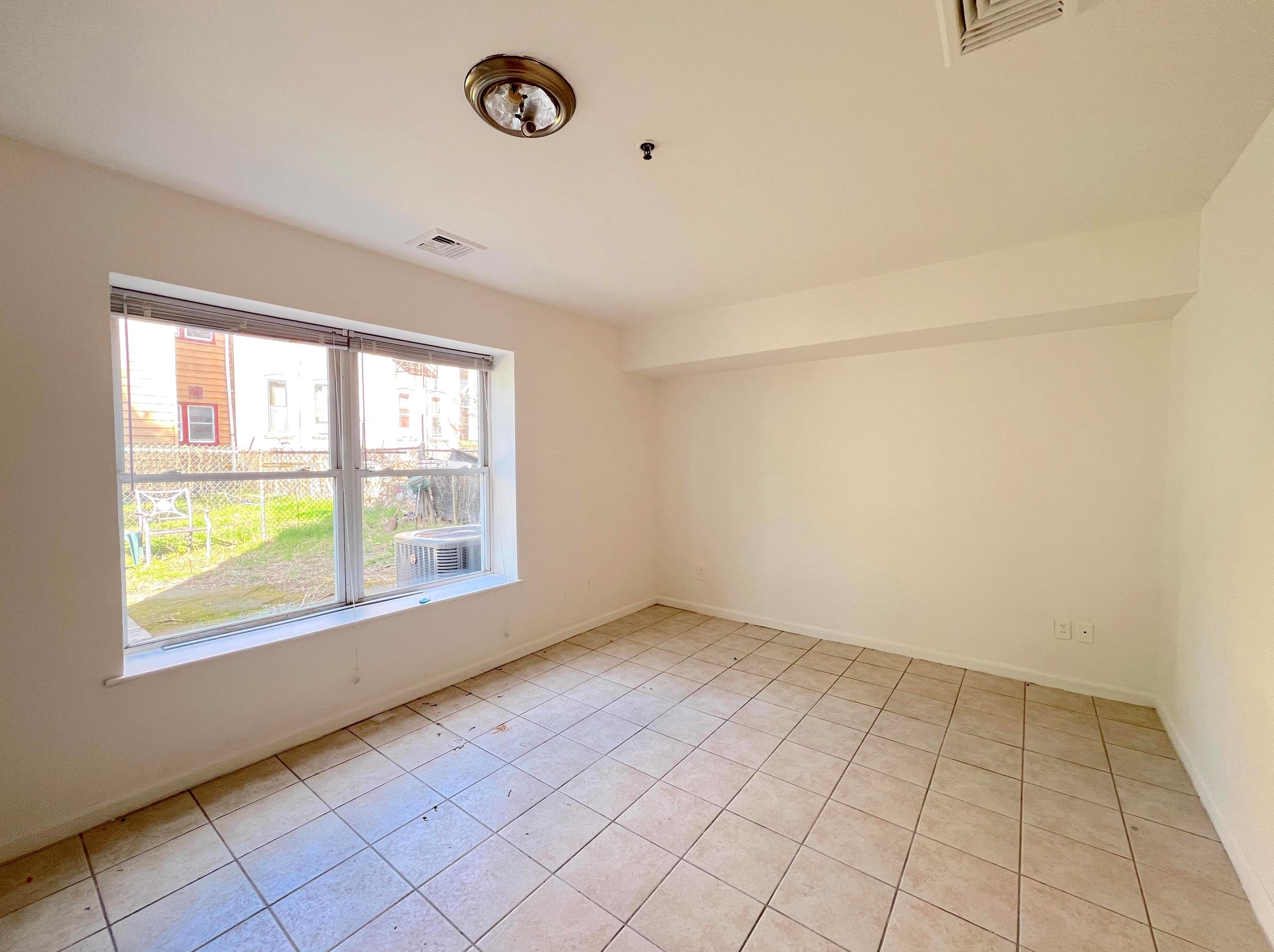 512 27th St #1, Union City, NJ 07087