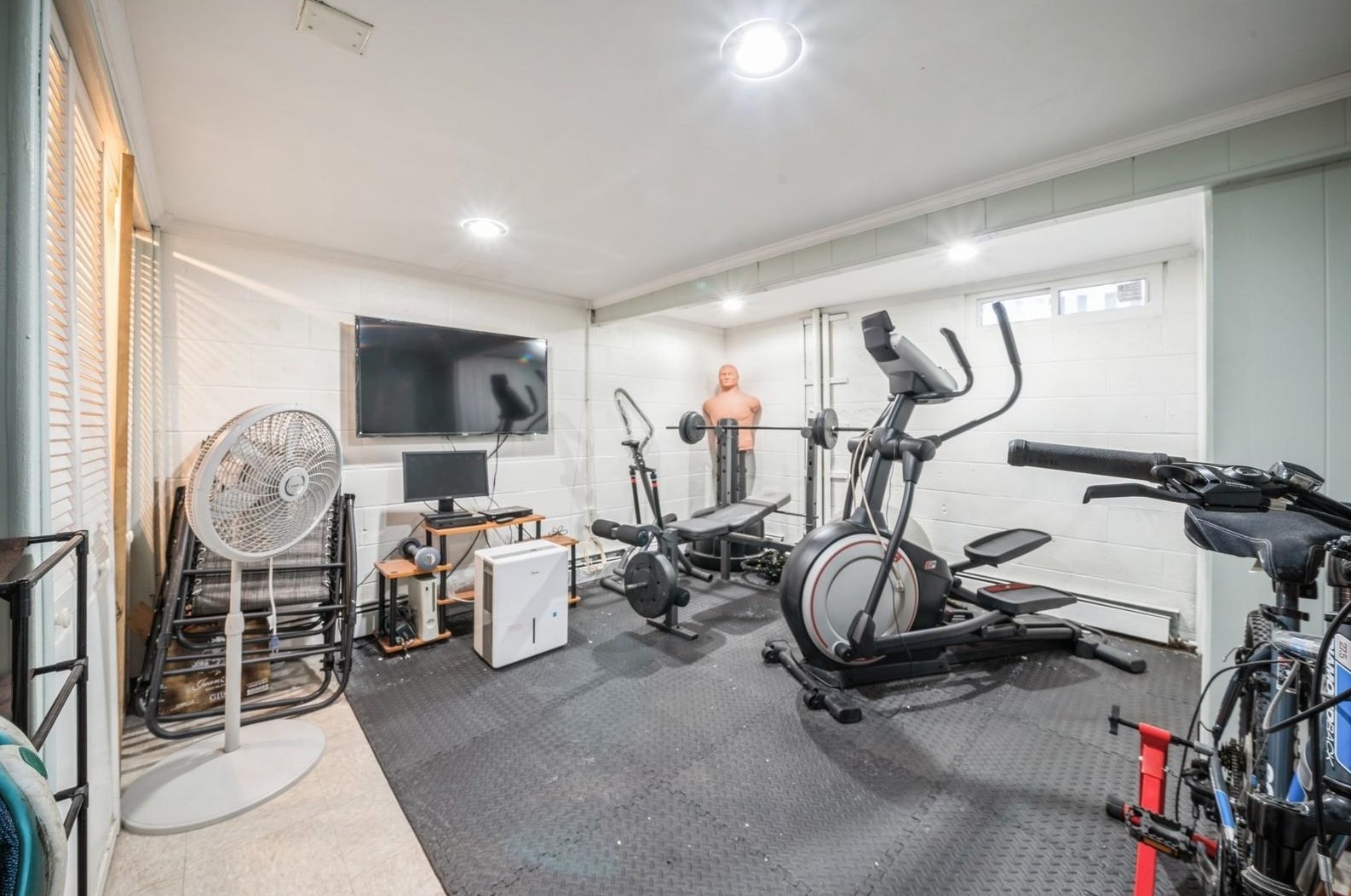 41 32nd St, Bayonne NJ  07002-4708 exterior