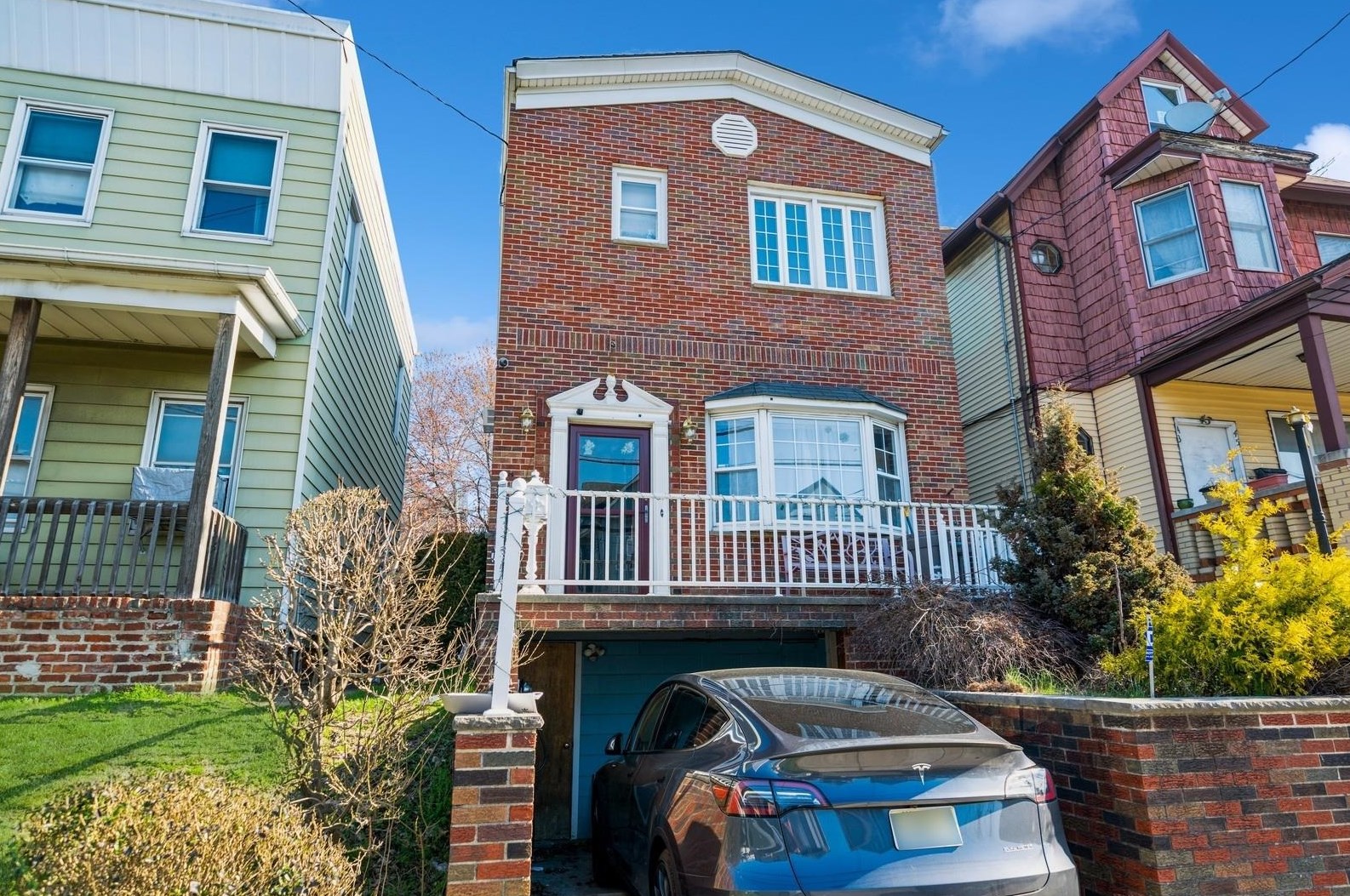 41 32nd St, Bayonne, NJ 07002-4708