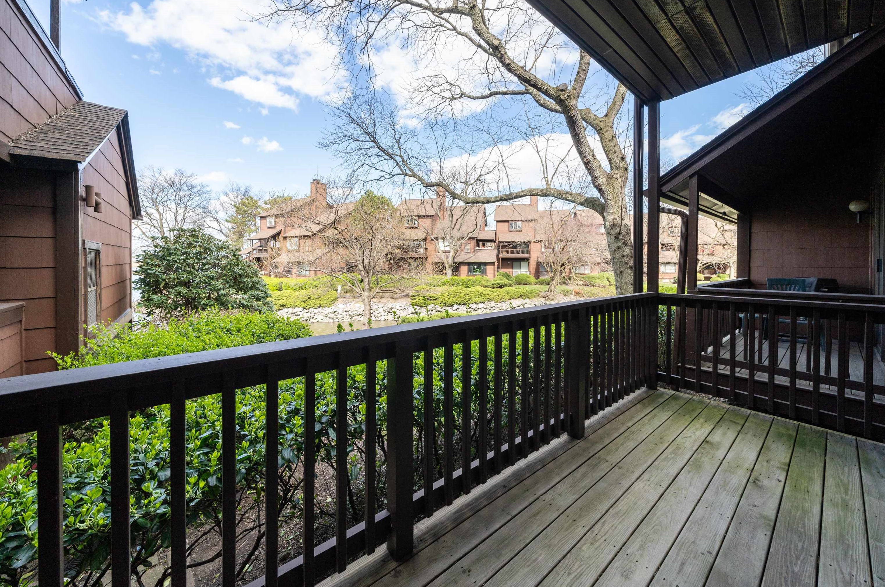 307 Sea Isle Ky, Secaucus, NJ 07094-2211