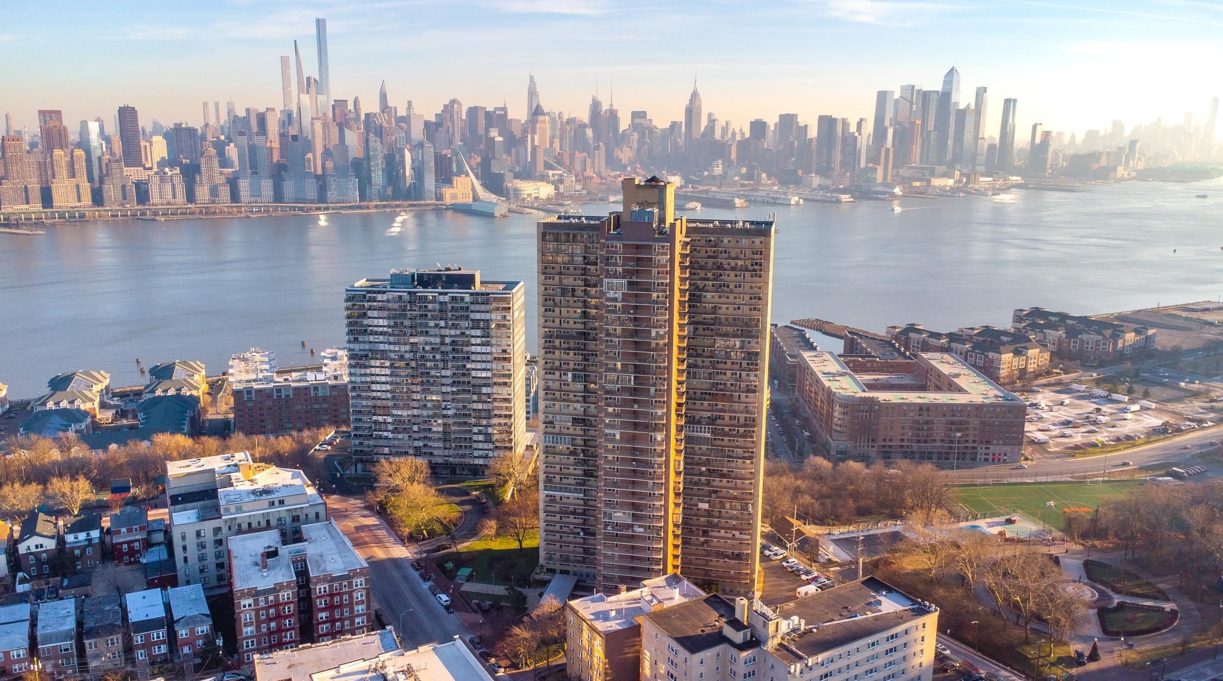 6040 Blvd E #3j, West New York, NJ 07093