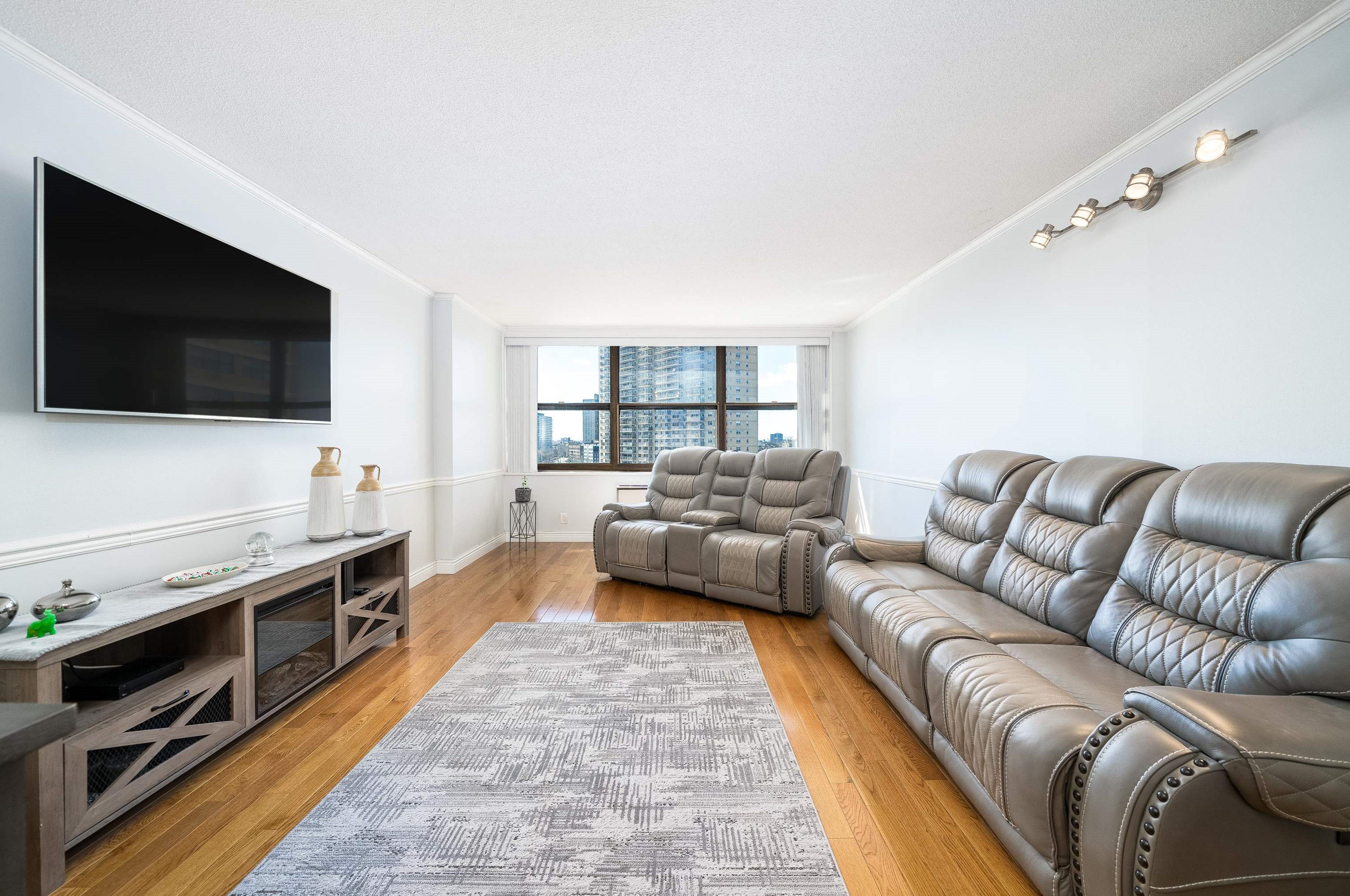 7002 Blvd E #26j, West New York, NJ 07093