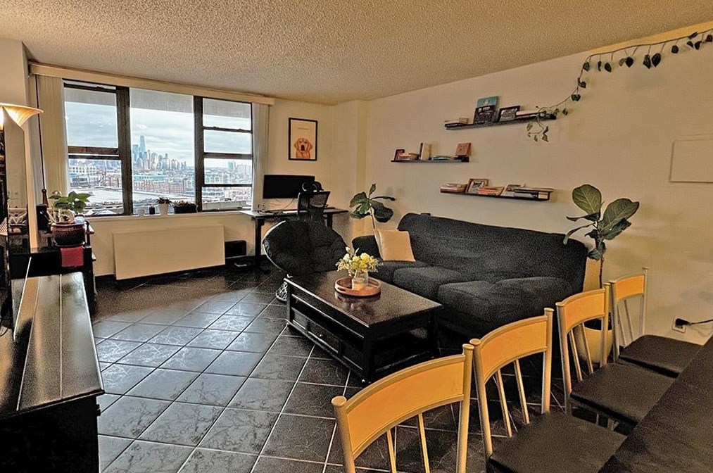 380 Mountain Rd Apt 110, Union City, NJ 07087