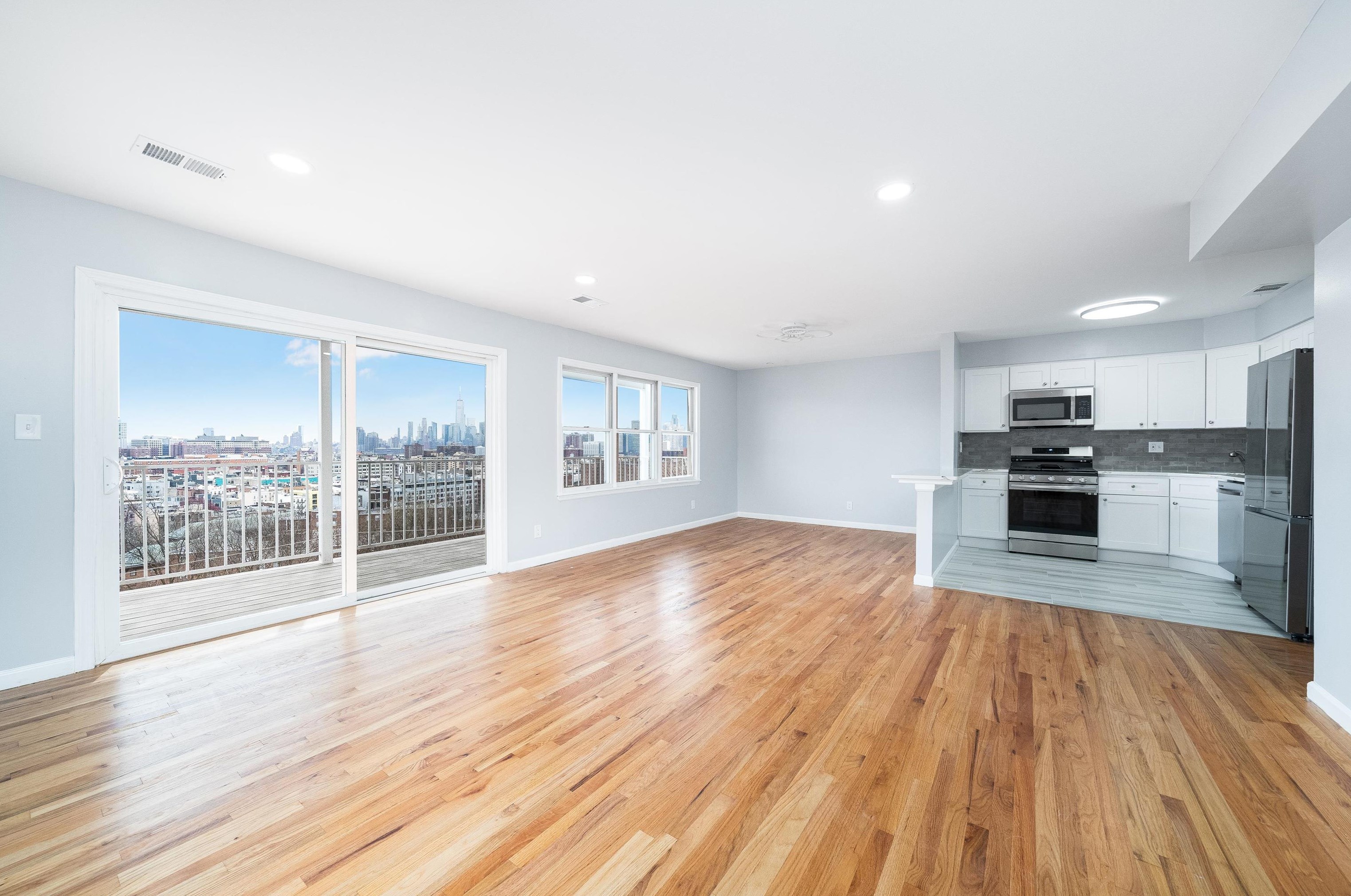 350 Ogden Ave, Jersey City, NJ 07307-1115
