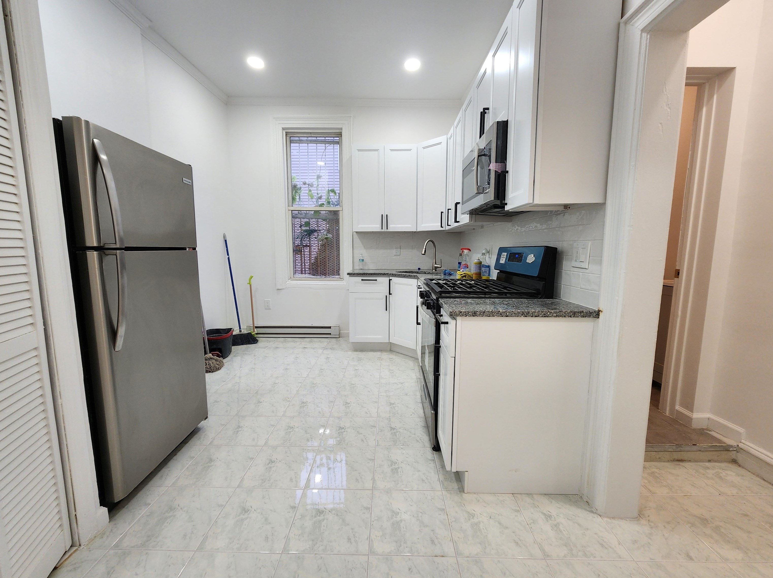477 Mercer St #2, Jersey City, NJ 07306