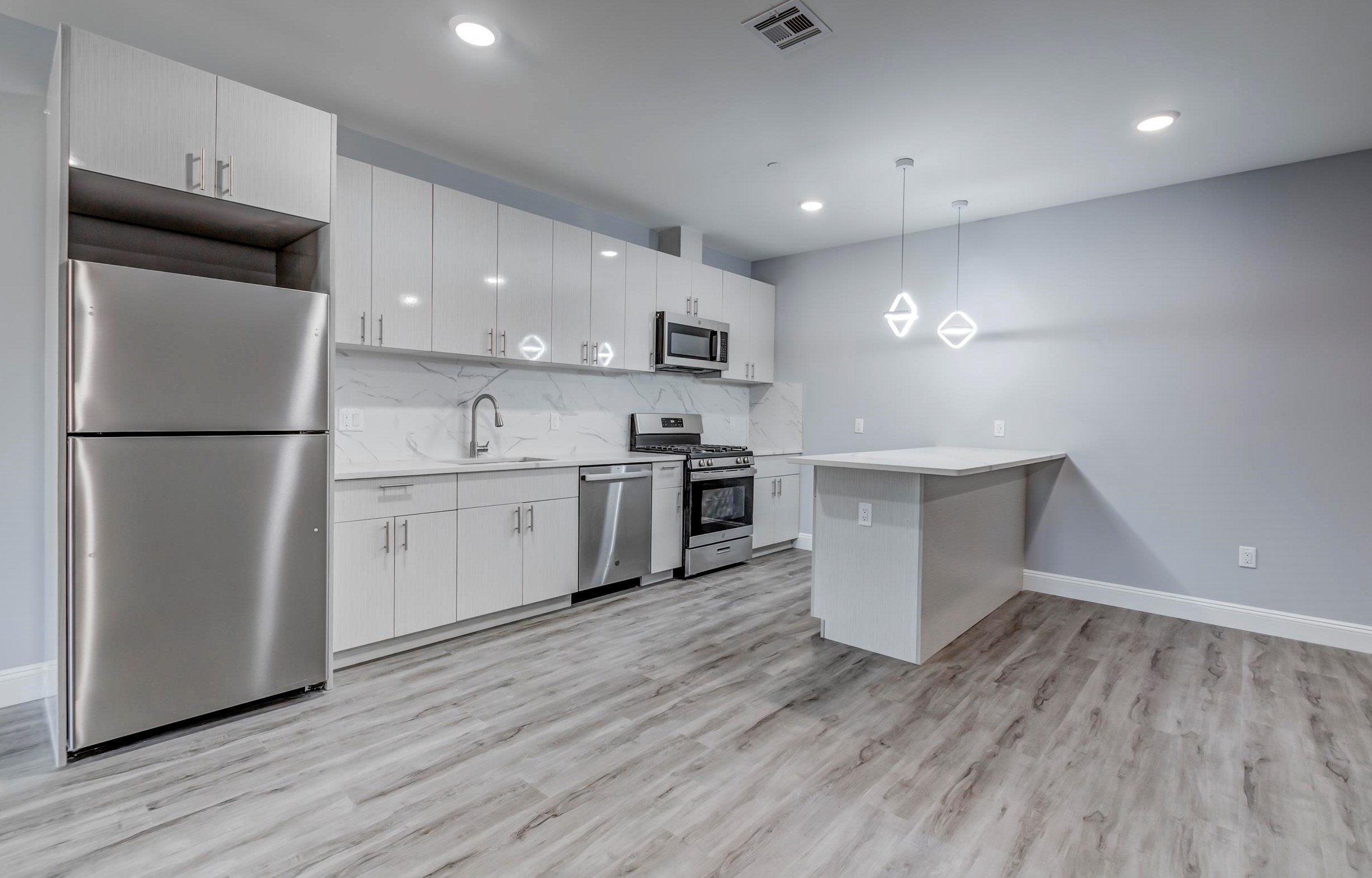 311 Sip Ave, Jersey City, NJ 07306-6511