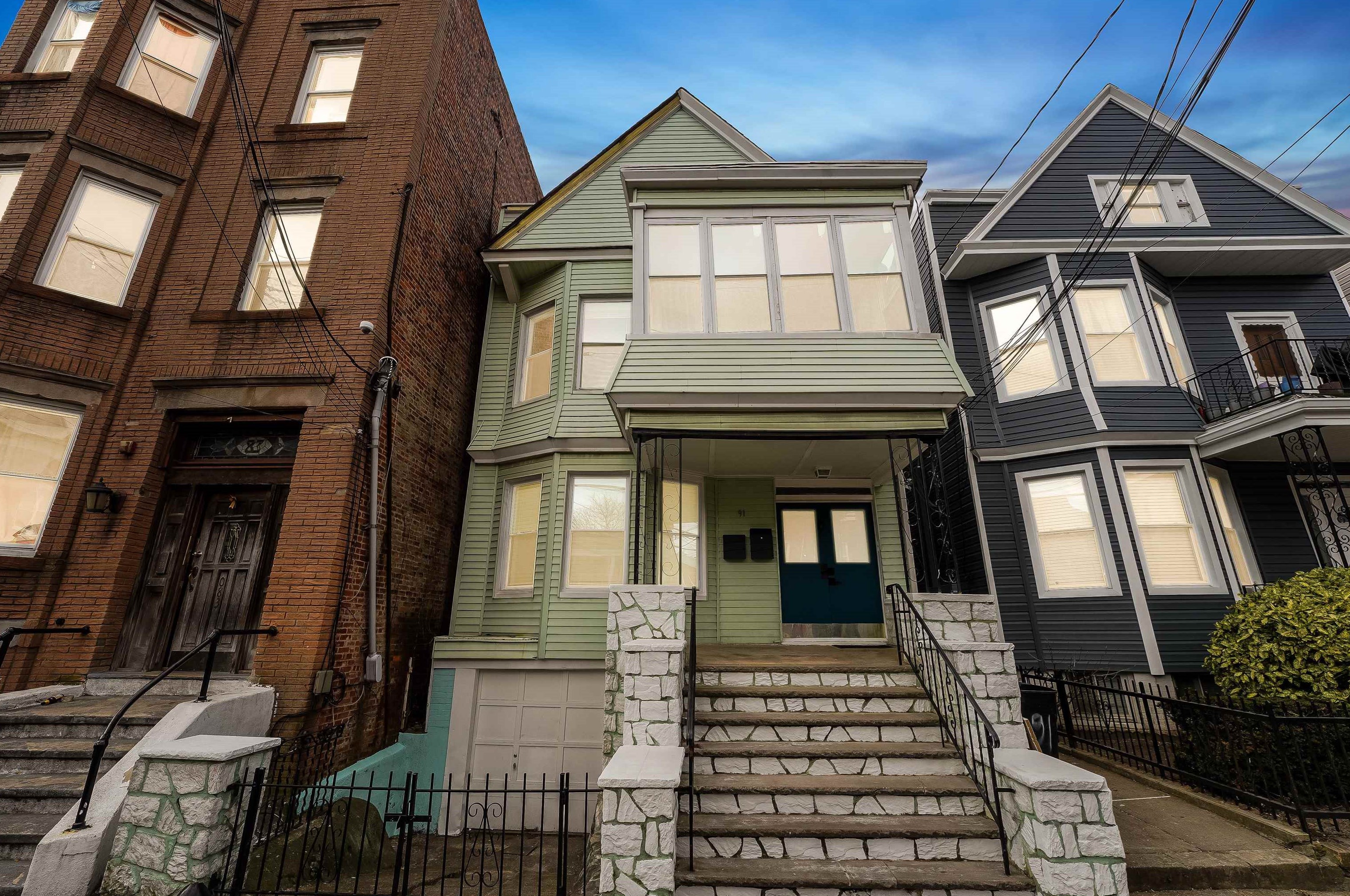 91 Wilkinson Ave, Jersey City, NJ 07305