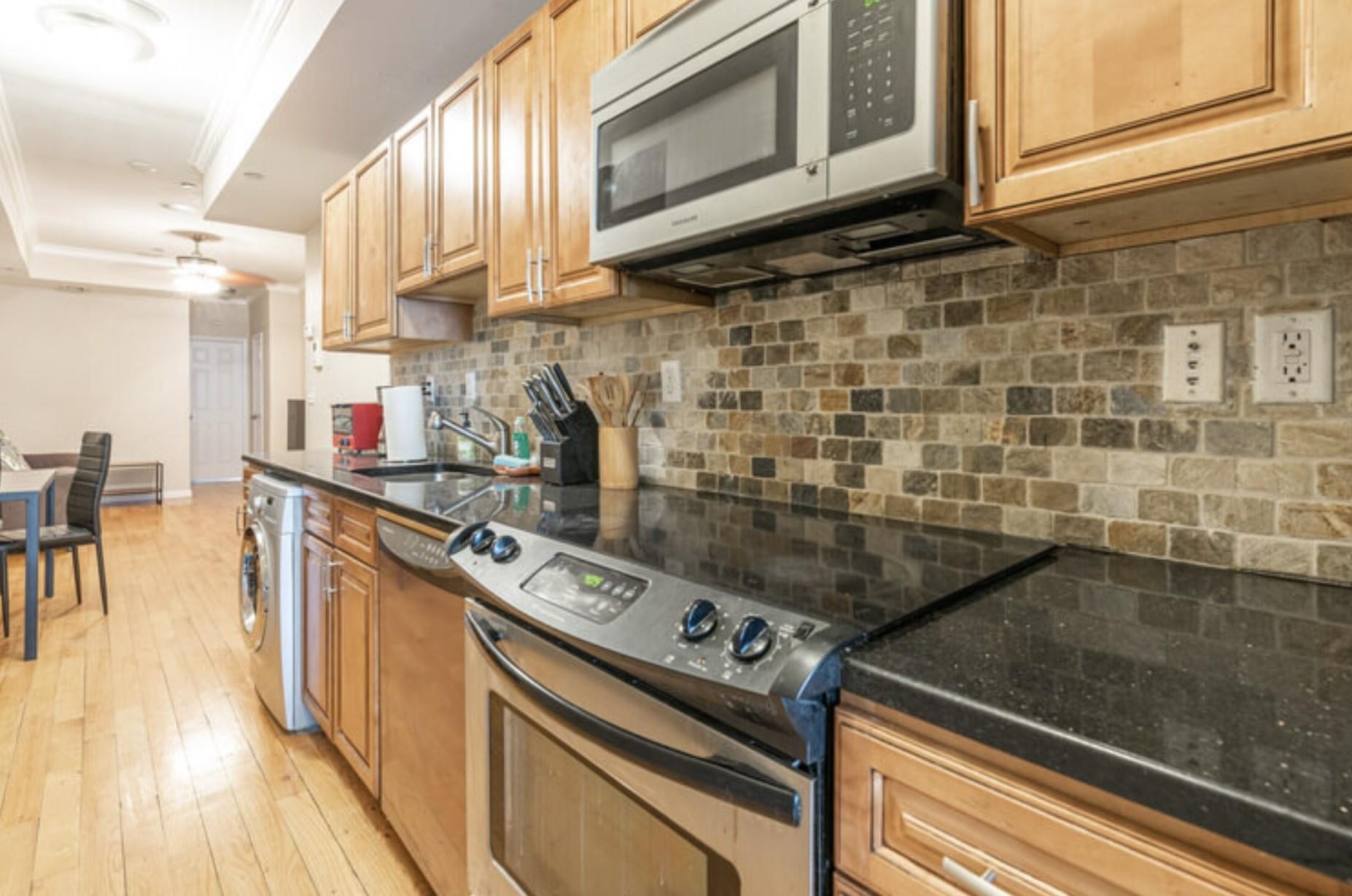 34 Prospect St, Jersey City, NJ 07307-1803