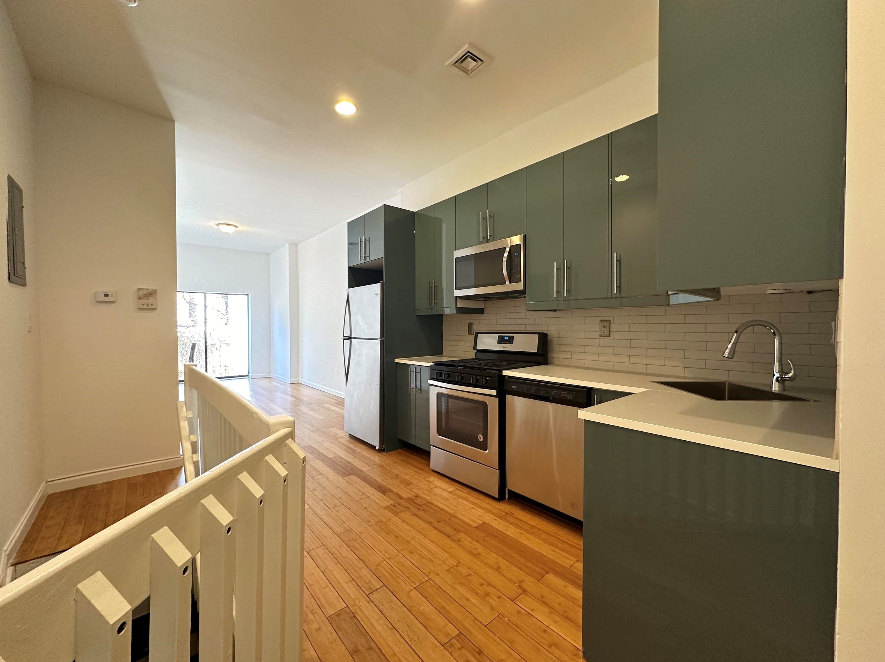 385 Palisade Ave #1r, Jersey City, NJ 07307